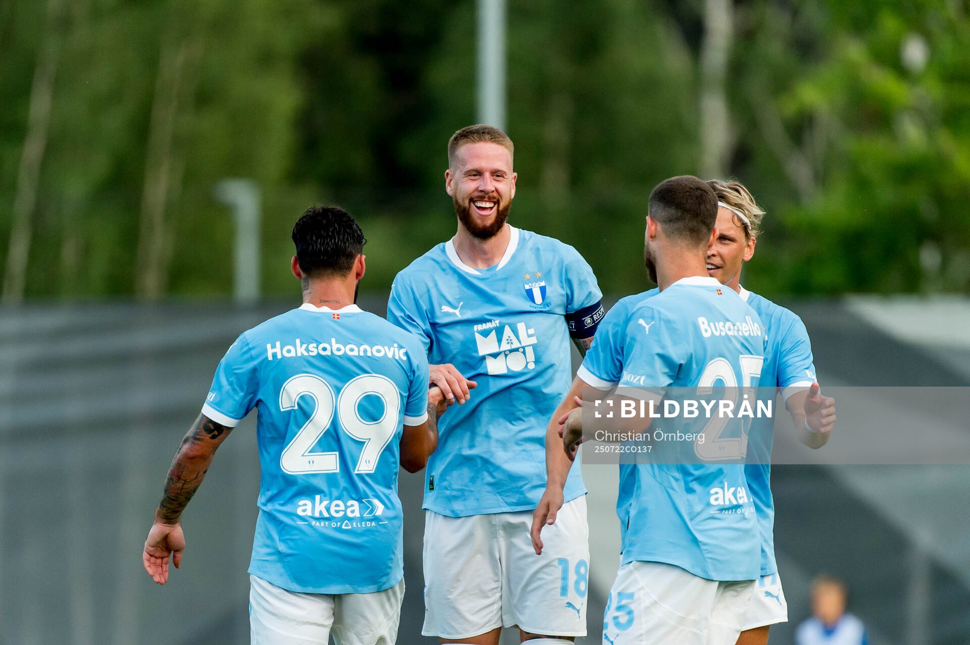 Pontus Jansson of Malmö FF celebrates