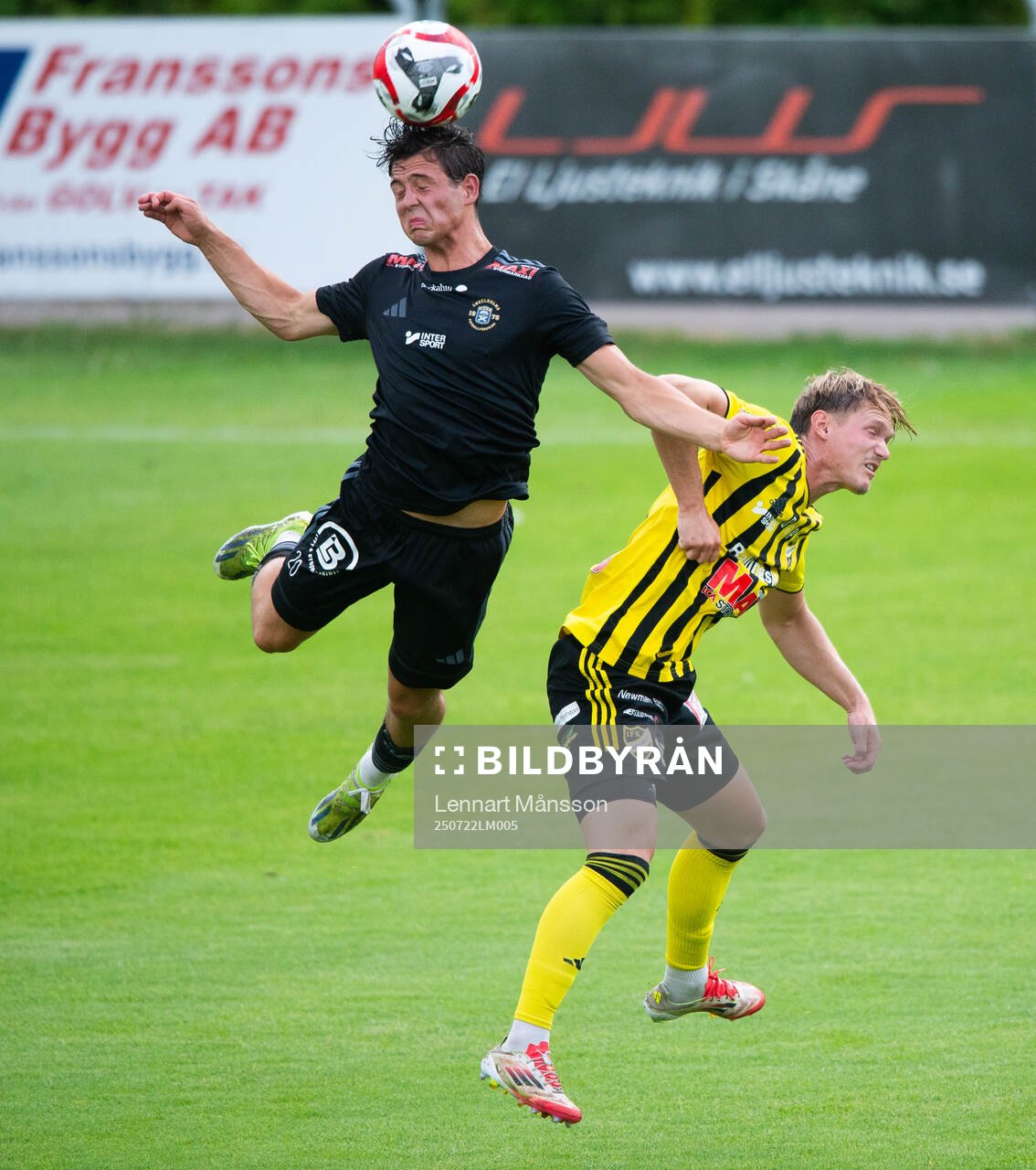 Ängelholms Hannes Bladh Pijaca nickar framför IFK