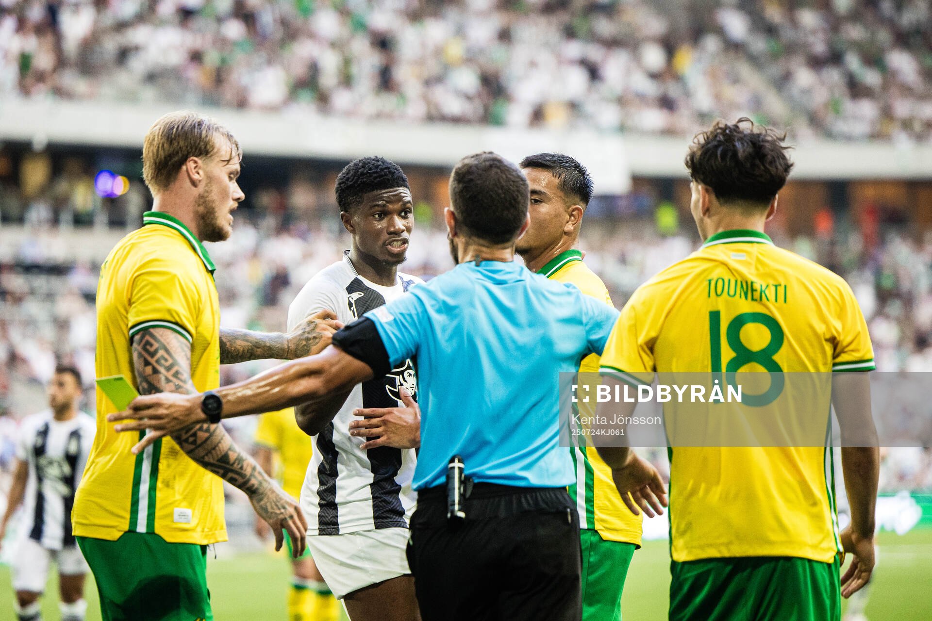 Check Keita of Royal Charleroi SC and Sebastian Tounekti of