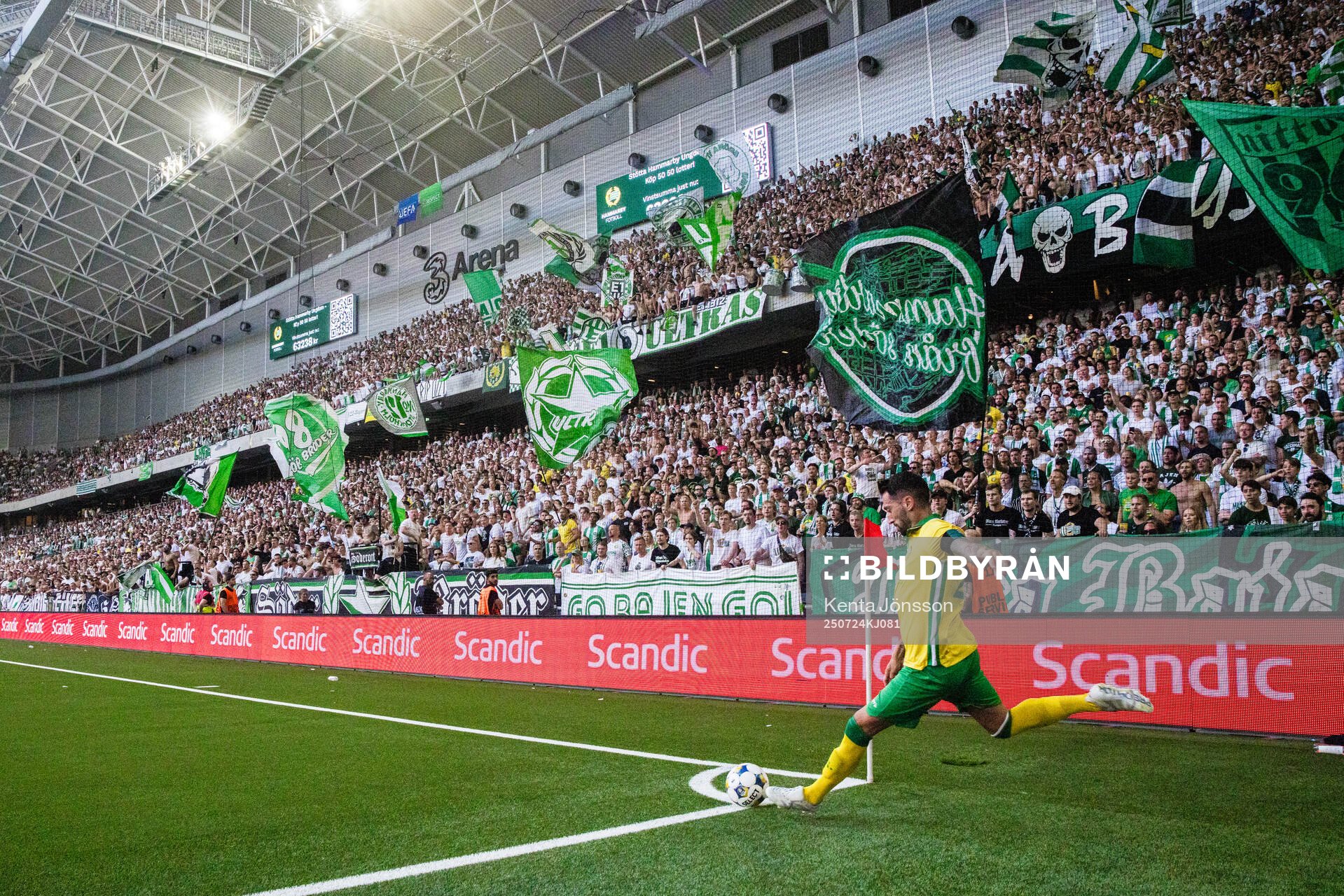 Nahir Besara and fans of Hammarby