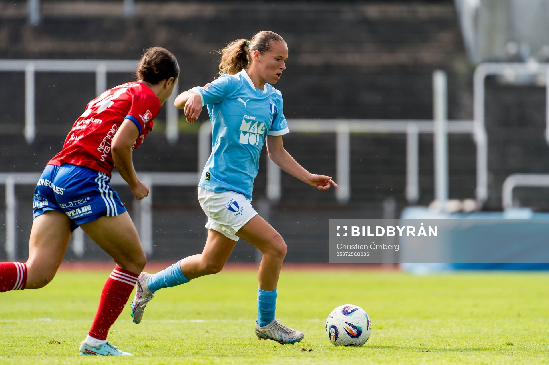 Malmö FFs Karoline Olesen och Vittsjös Daniela Galic