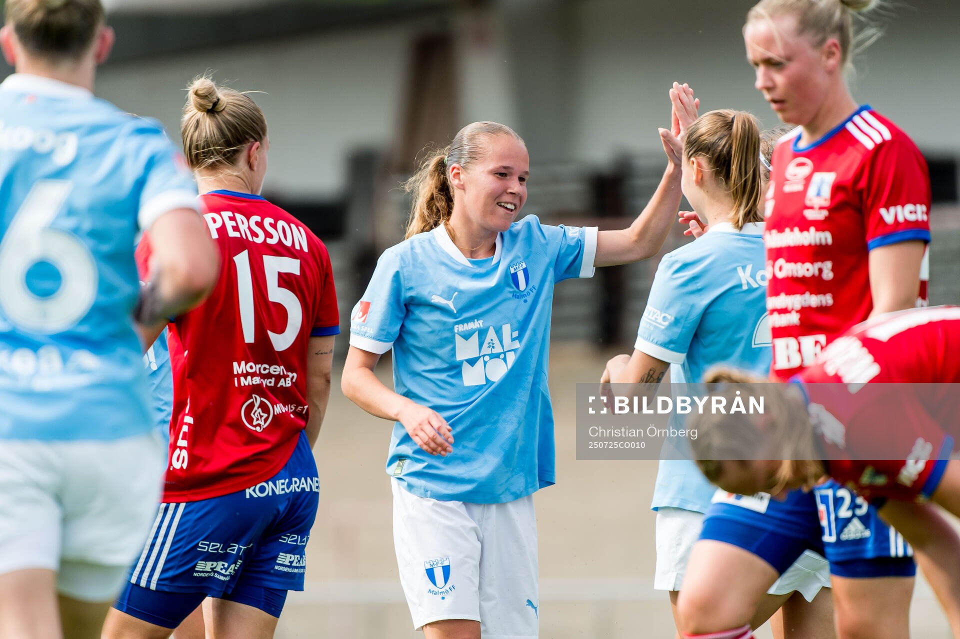 Malmö FFs Karoline Olesen jublar