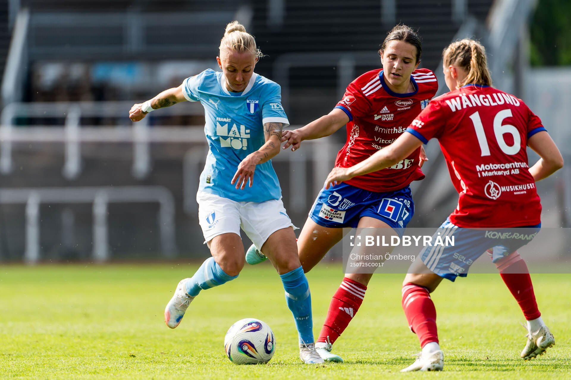 Malmö FFs Nathalie Hoff Persson och Vittsjös Daniela
