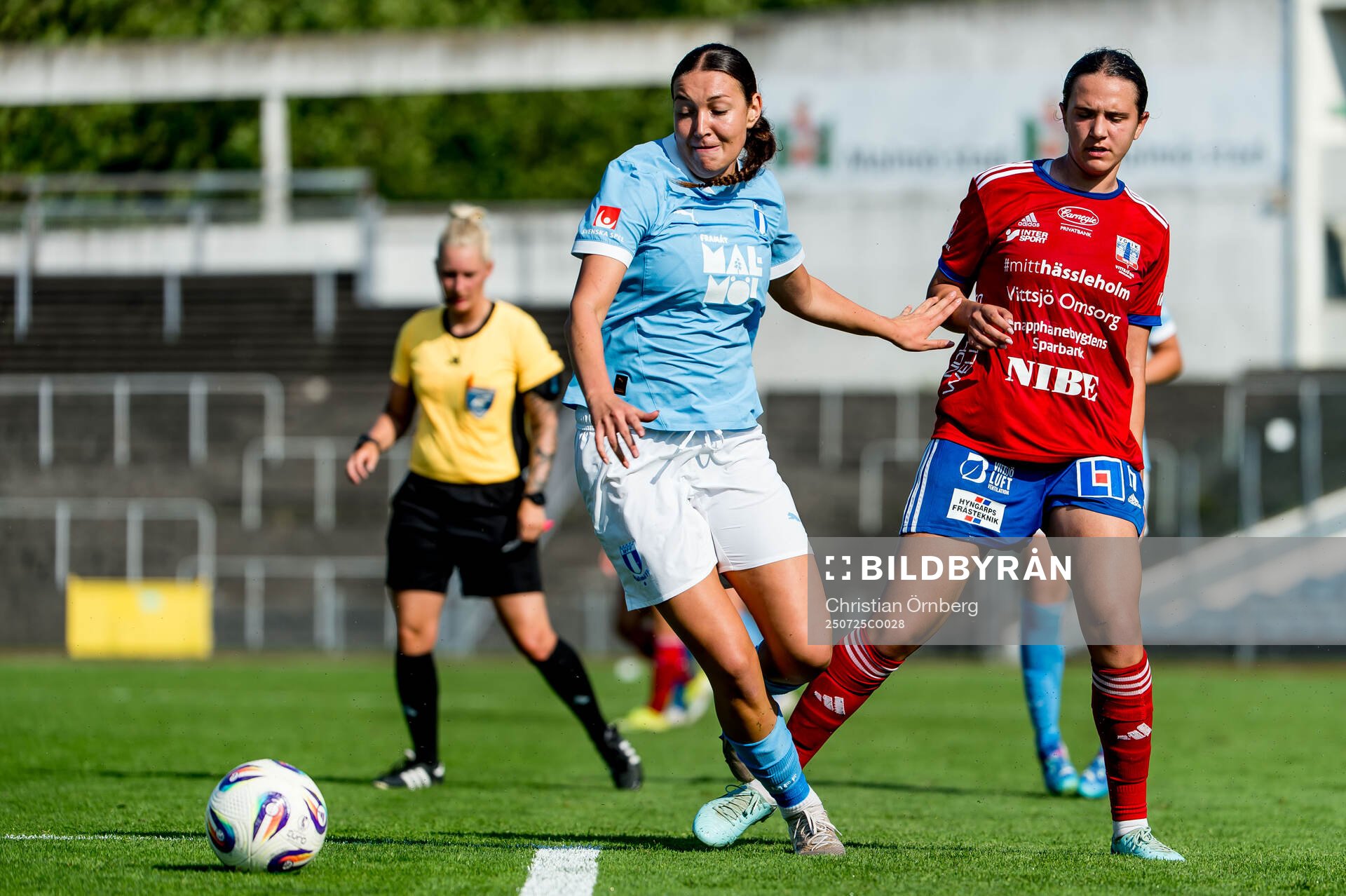 Malmö FFs Alexia Mitkovska och Vittsjös Daniela Galic