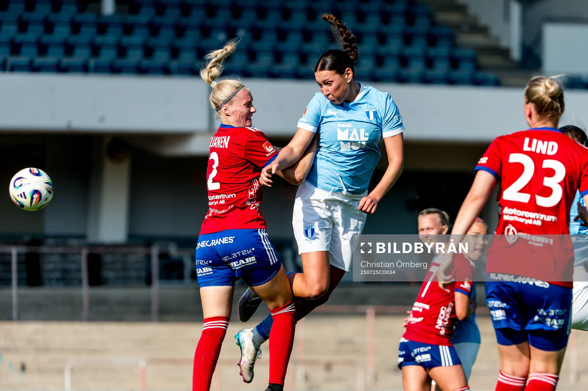 Malmö FFs Alexia Mitkovska och Vittsjös Sanni Ojanen