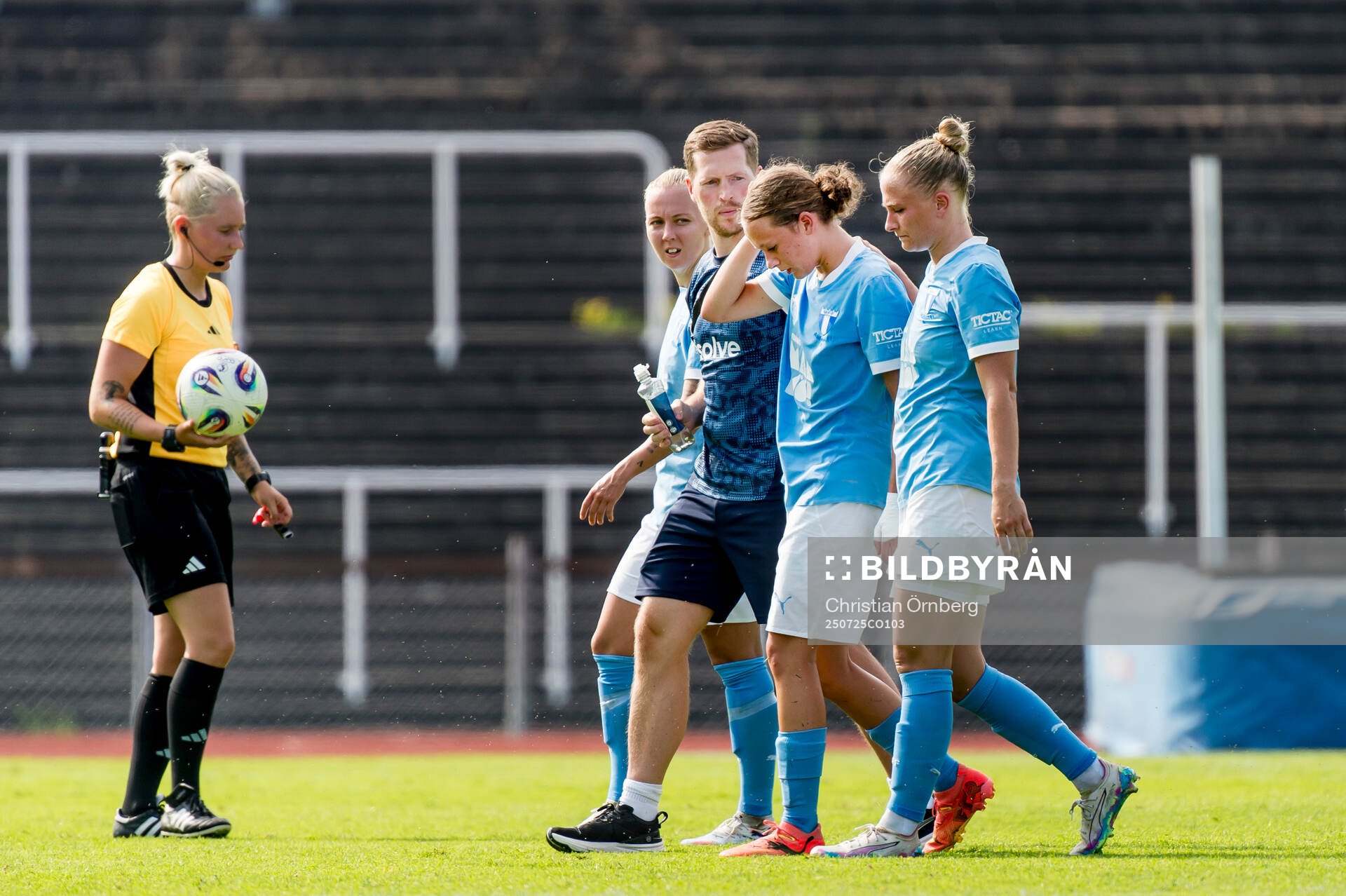 Malmö FFs Lovisa Breland lämnar planen