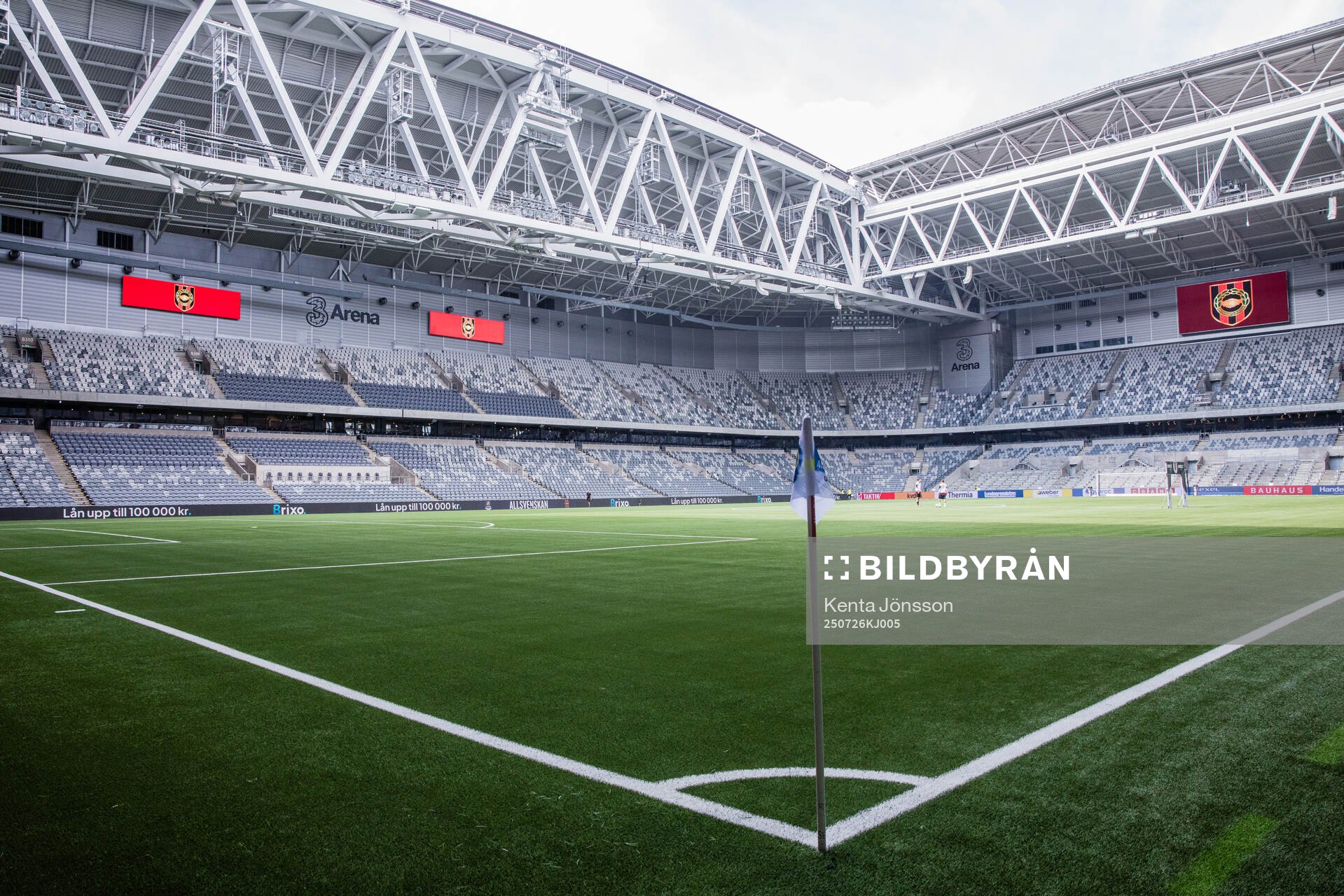 3Arena med Brommapojkarnas logotyper på ljustavlor