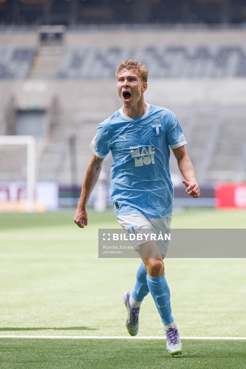 Malmö FFs Hugo Bolin jublar