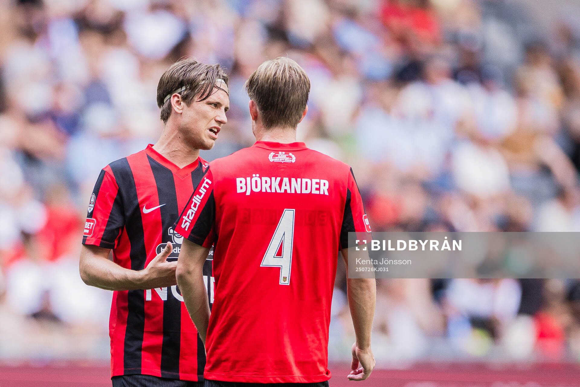 Brommapojkarnas Oliver Zandén och Eric Björkander deppar