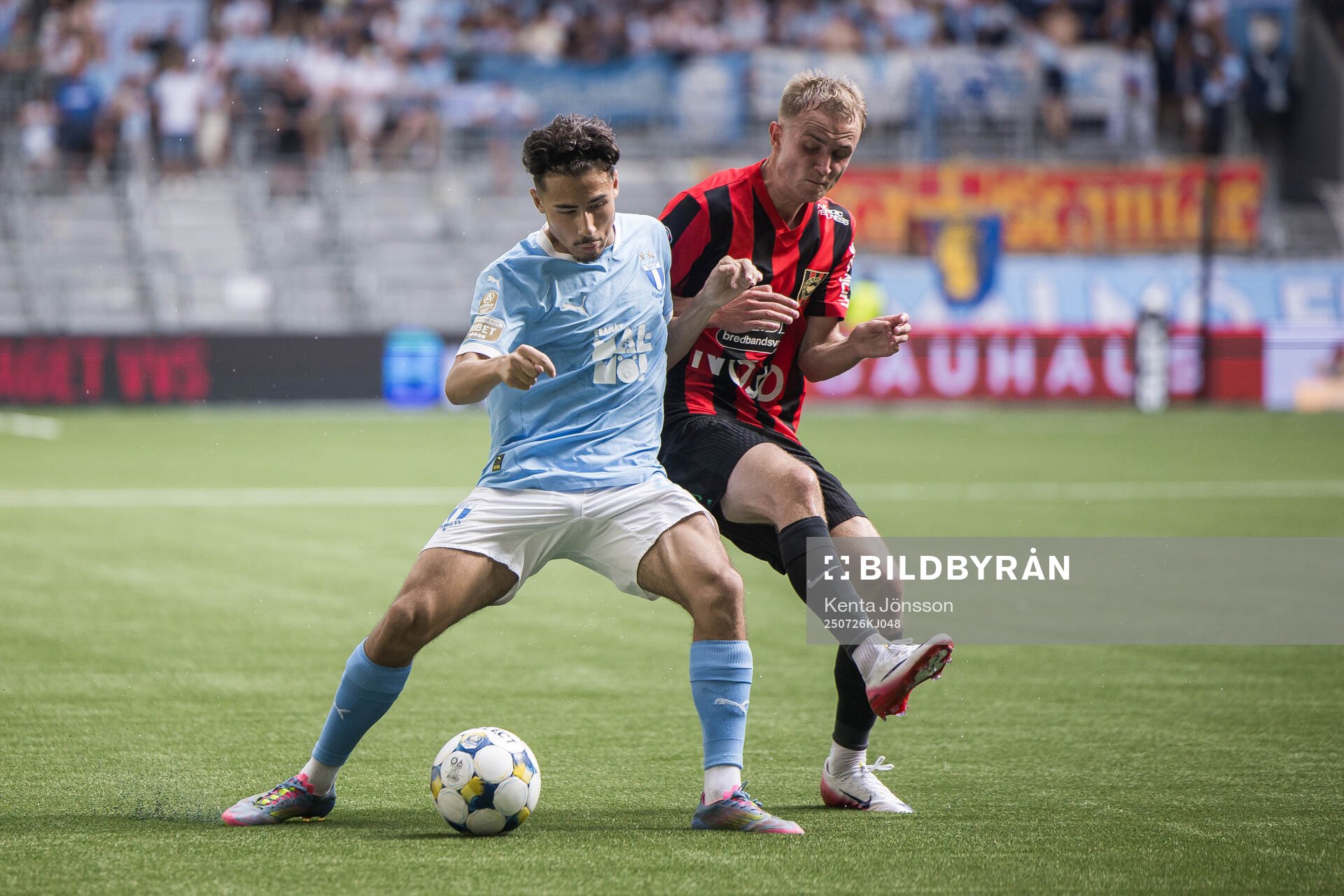 Malmö FFs Adrian Skogmar och Brommapojkarnas Victor Lind