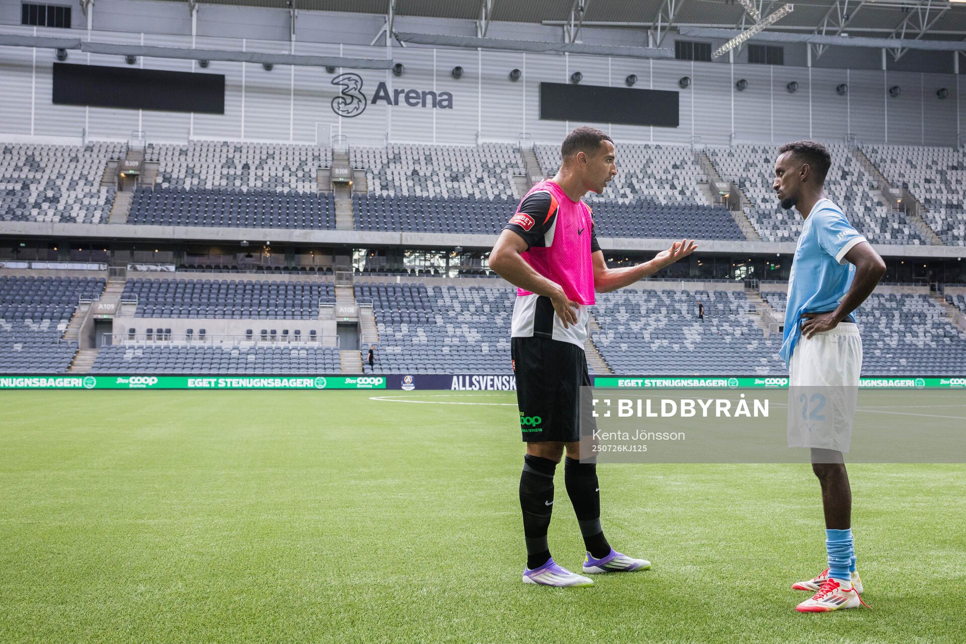 Brommapojkarnas Nabil Bahoui och Malmö FFs Taha Ali