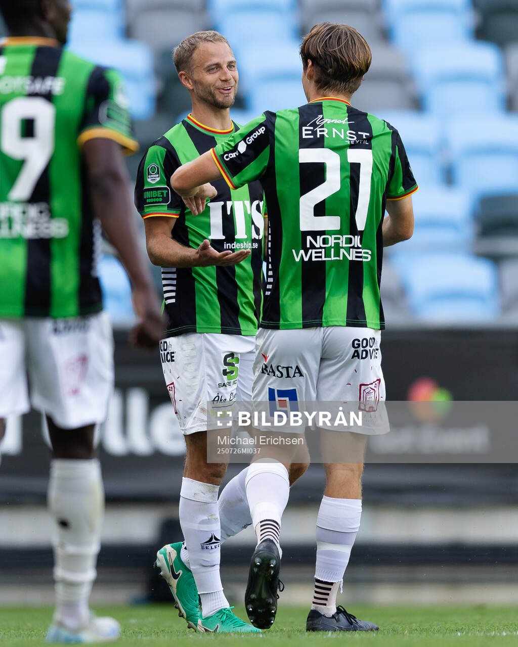 GAIS Gustav Lundgren jublar med Axel Henriksson