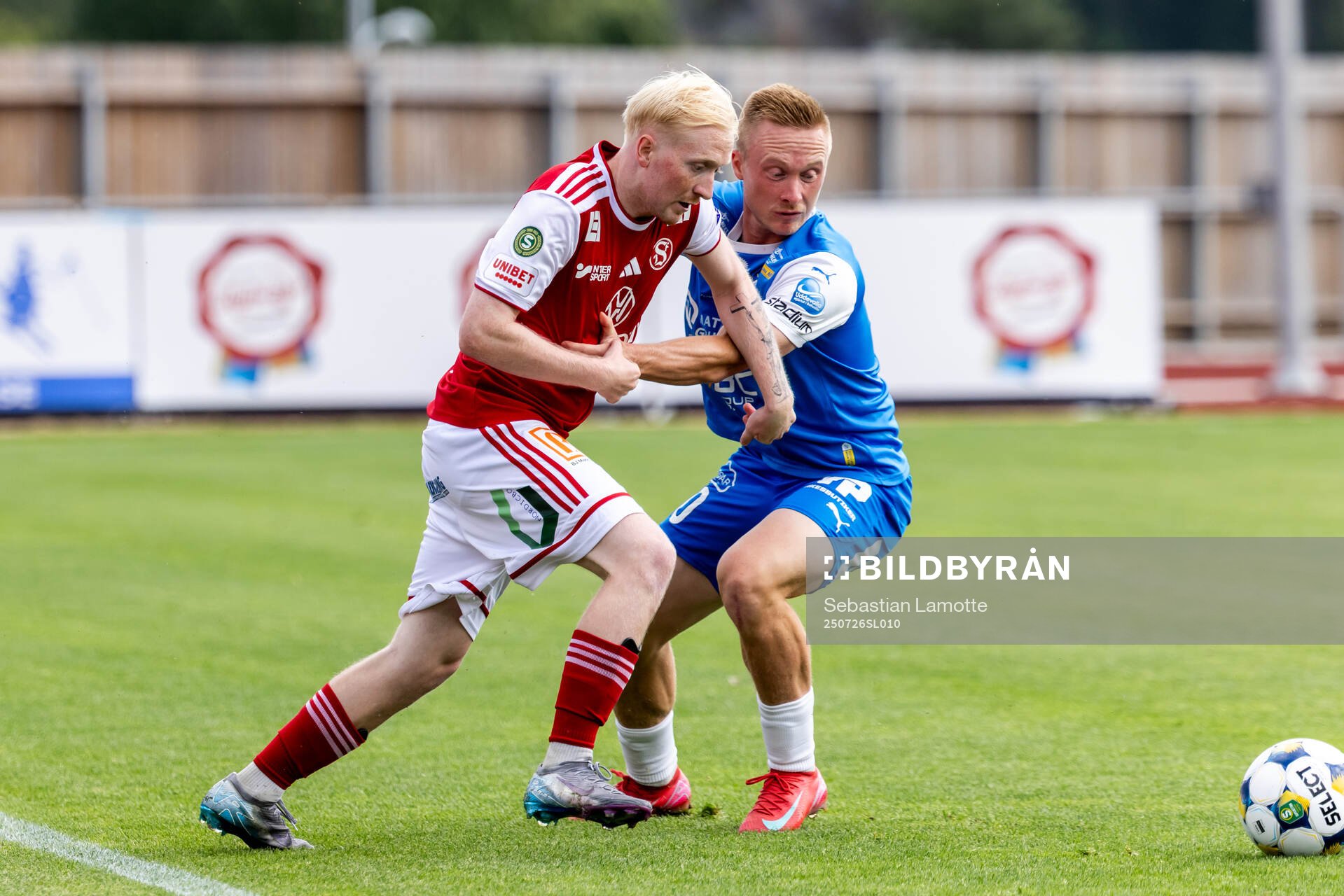 Sandvikens IFs Pontus Carlsson och Oddevolds Adam
