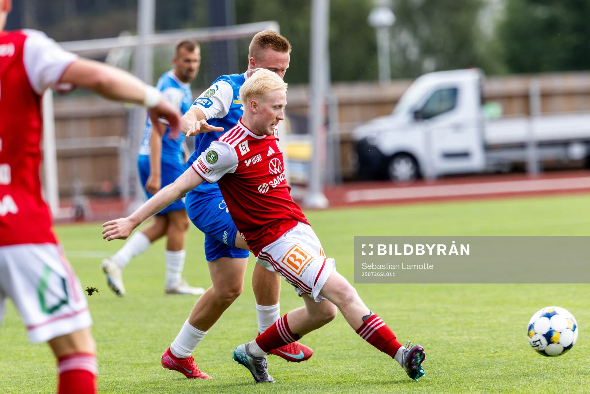 Sandvikens IFs Pontus Carlsson och Oddevolds Adam