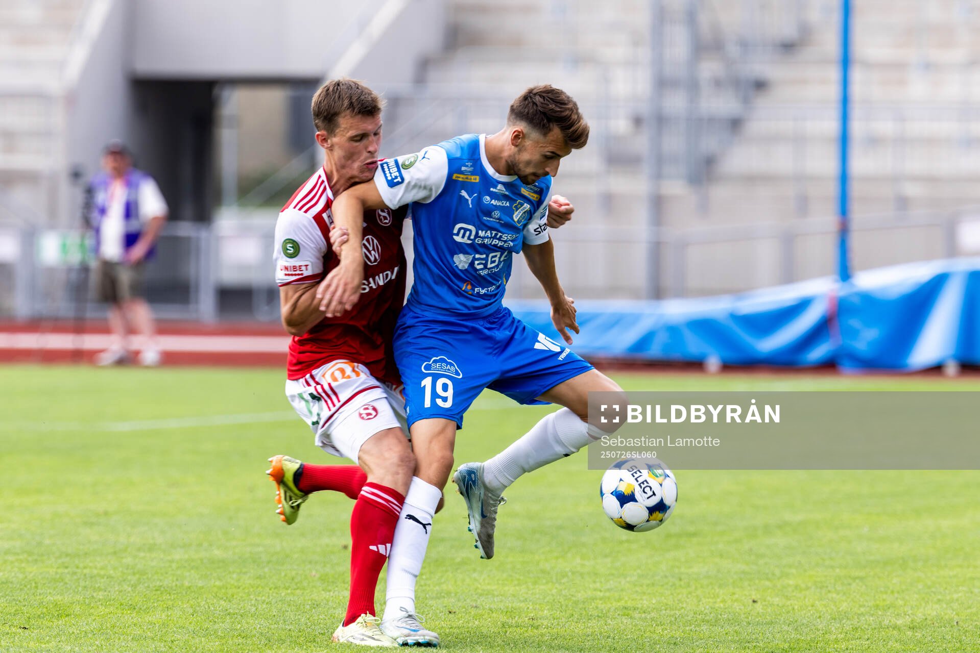 Sandvikens IFs Daniel Söderberg och Oddevolds Rasmus