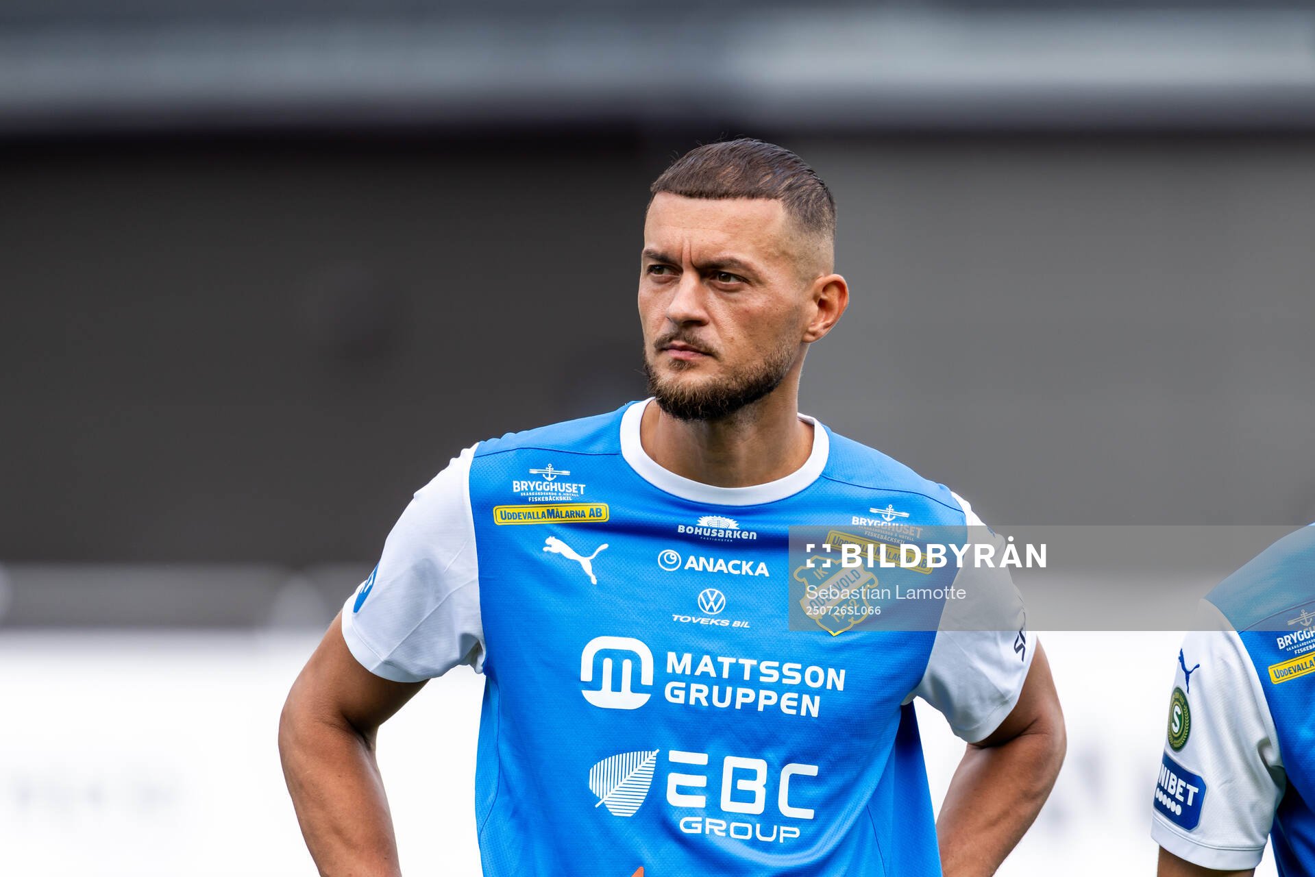 Oddevolds Albert Ejupi nför fotbollsmatchen i Superettan