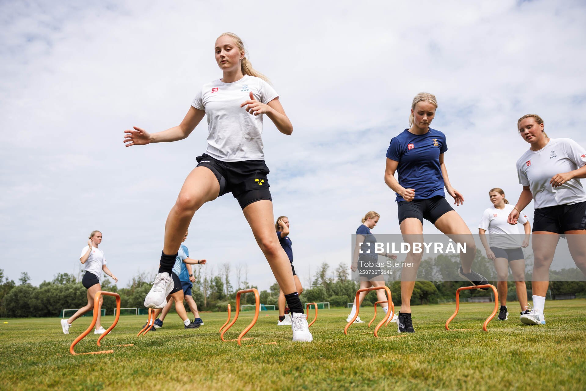 Isabelle Leijonhielm warming up
