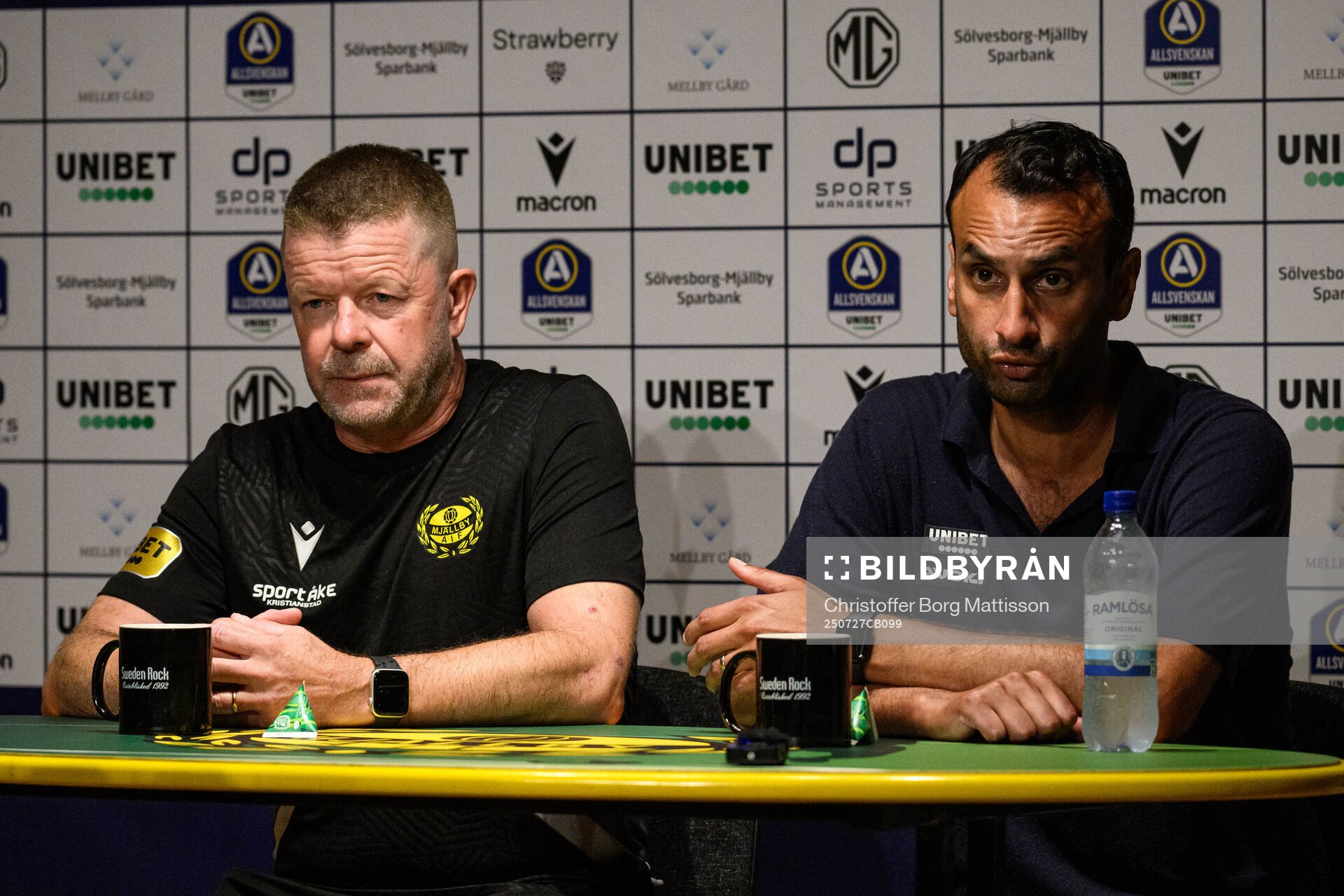 Mjällbys tränare Anders Torstensson och Sirius tränare