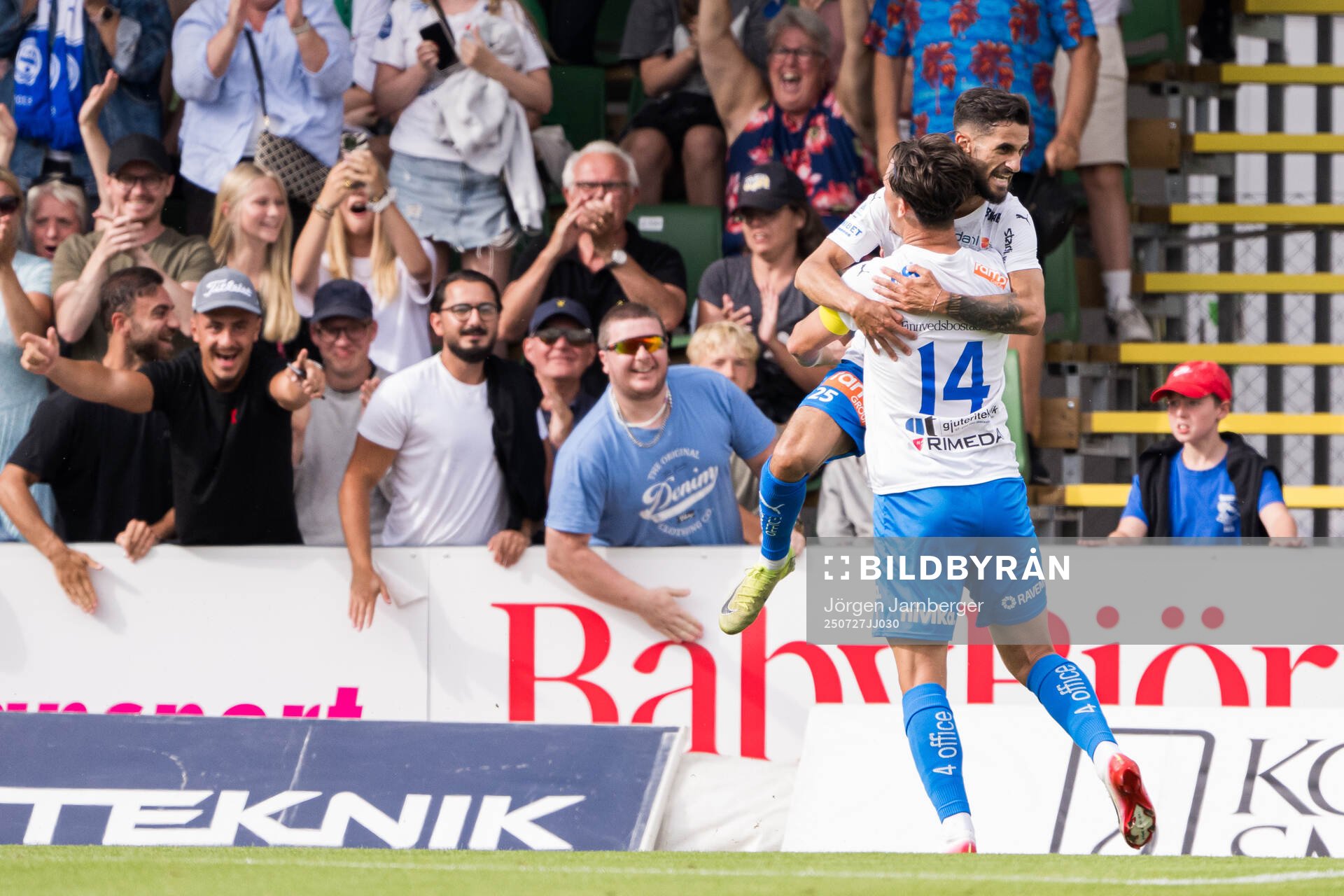 Värnamos Marcus Antonsson och Noah Shamoun jublar