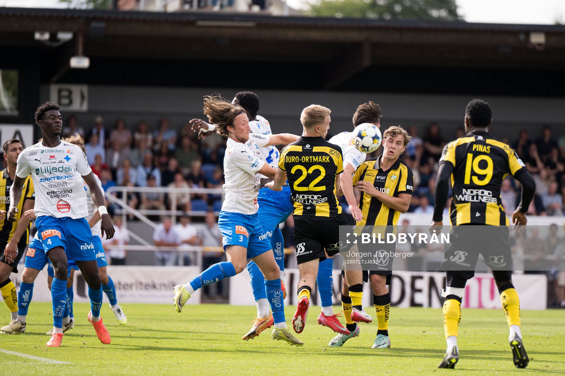 Värnamos Axel Björnström och Hammarbys Jacob Ouro
