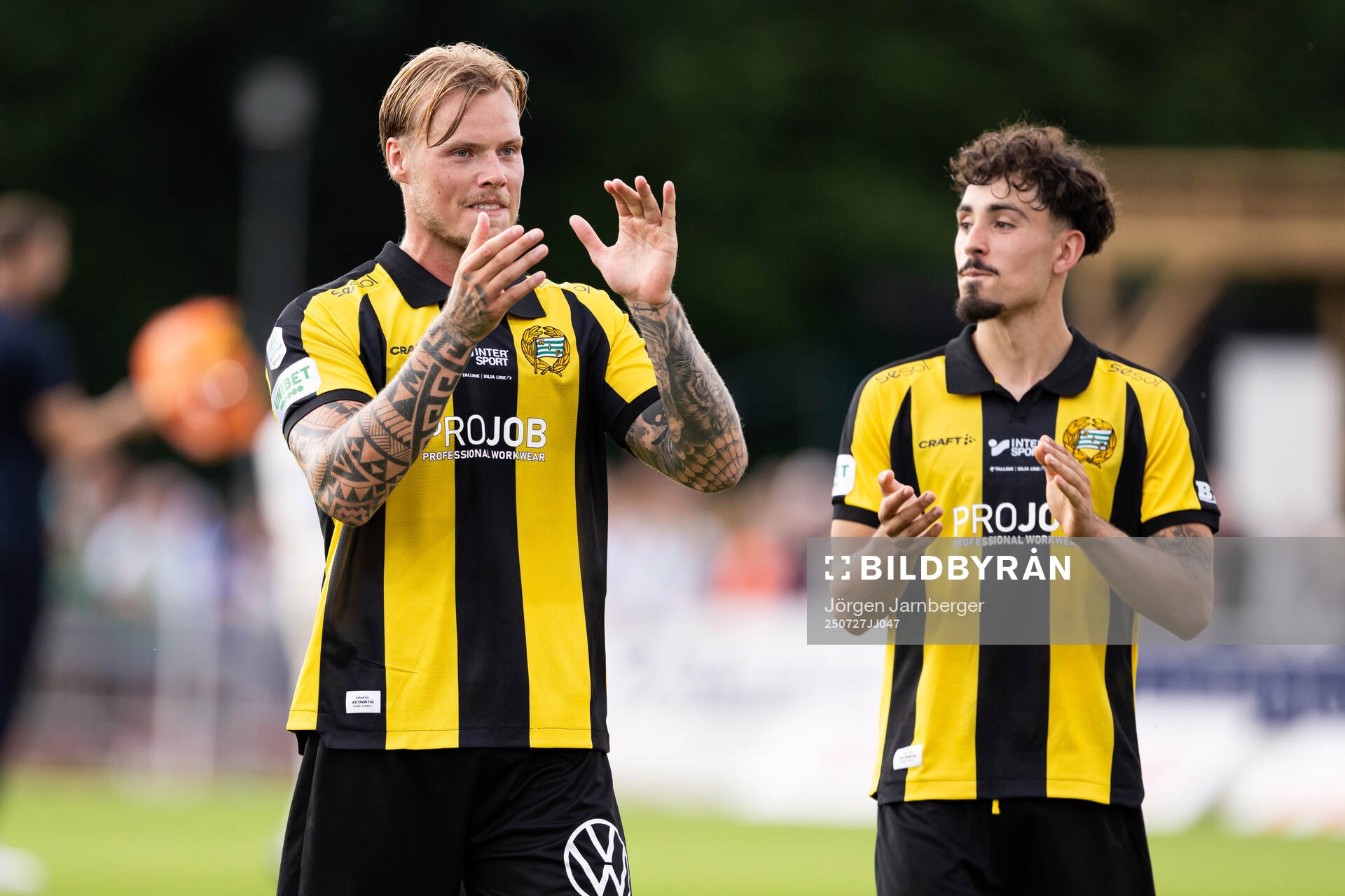 Hammarbys spelare jublar