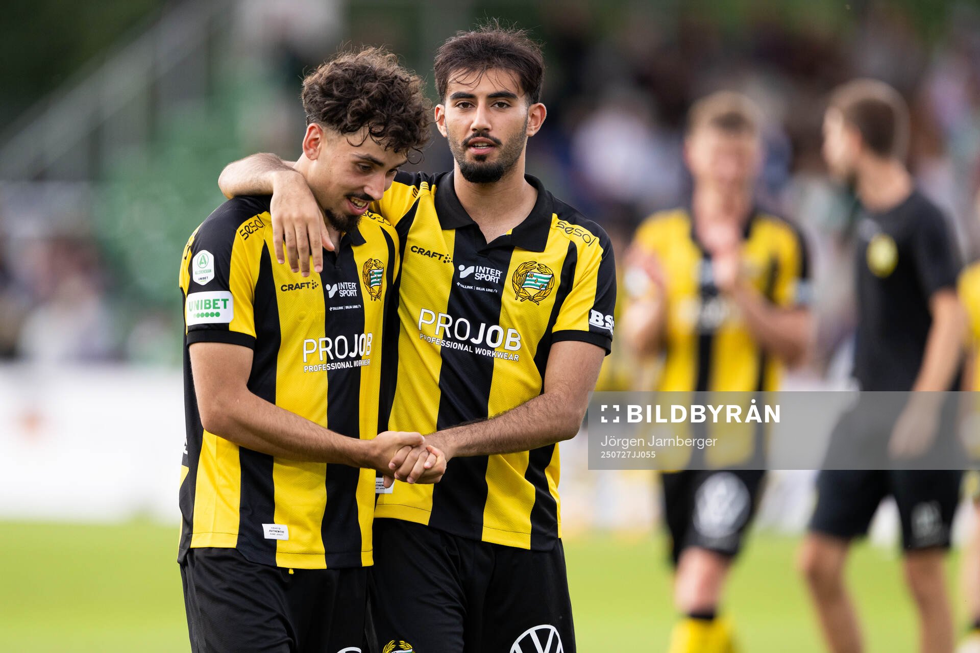 Hammarbys spelare jublar