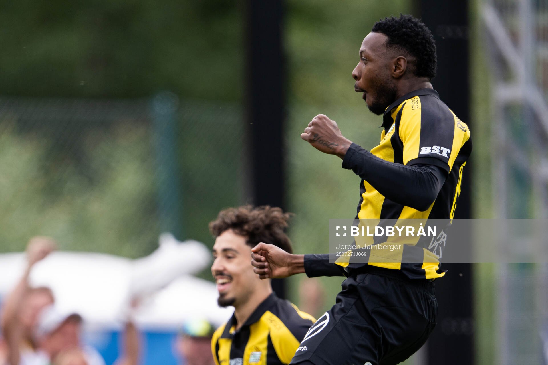 Hammarbys Shaquille Pinas jublar