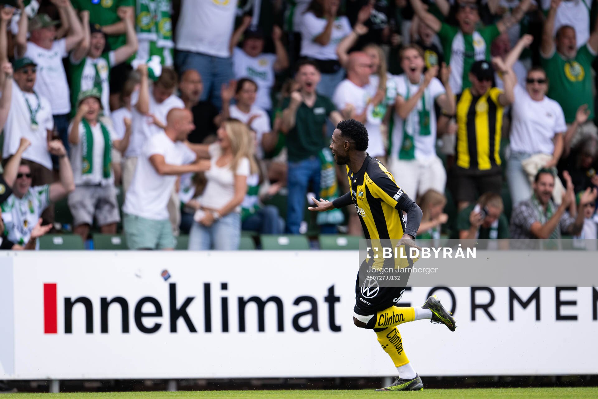 Hammarbys Shaquille Pinas jublar