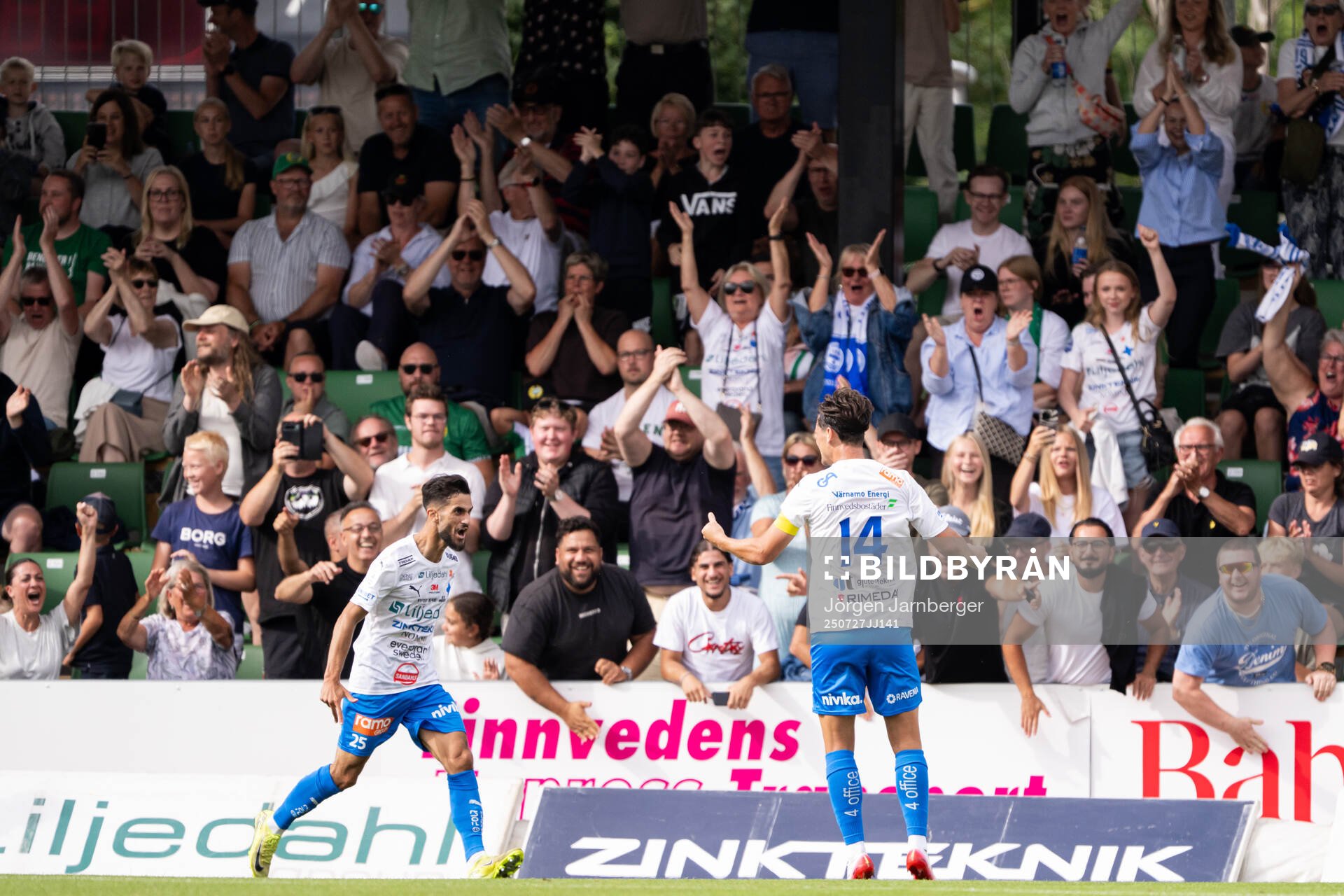 Värnamos Noah Shamoun och Marcus Antonsson jublar
