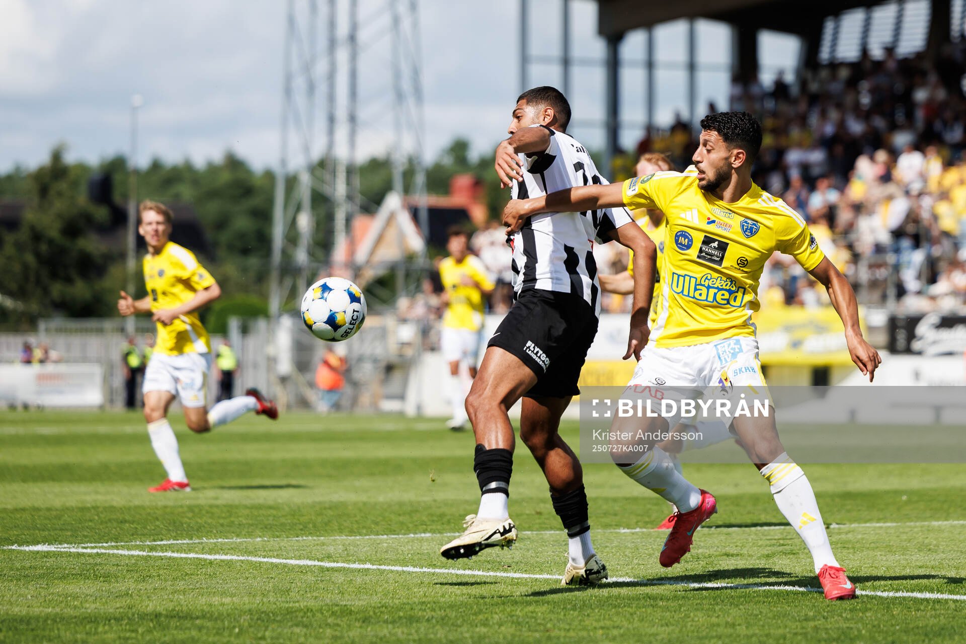 Landskronas Rassa Rahmani och Falkenbergs Leonardo Farah