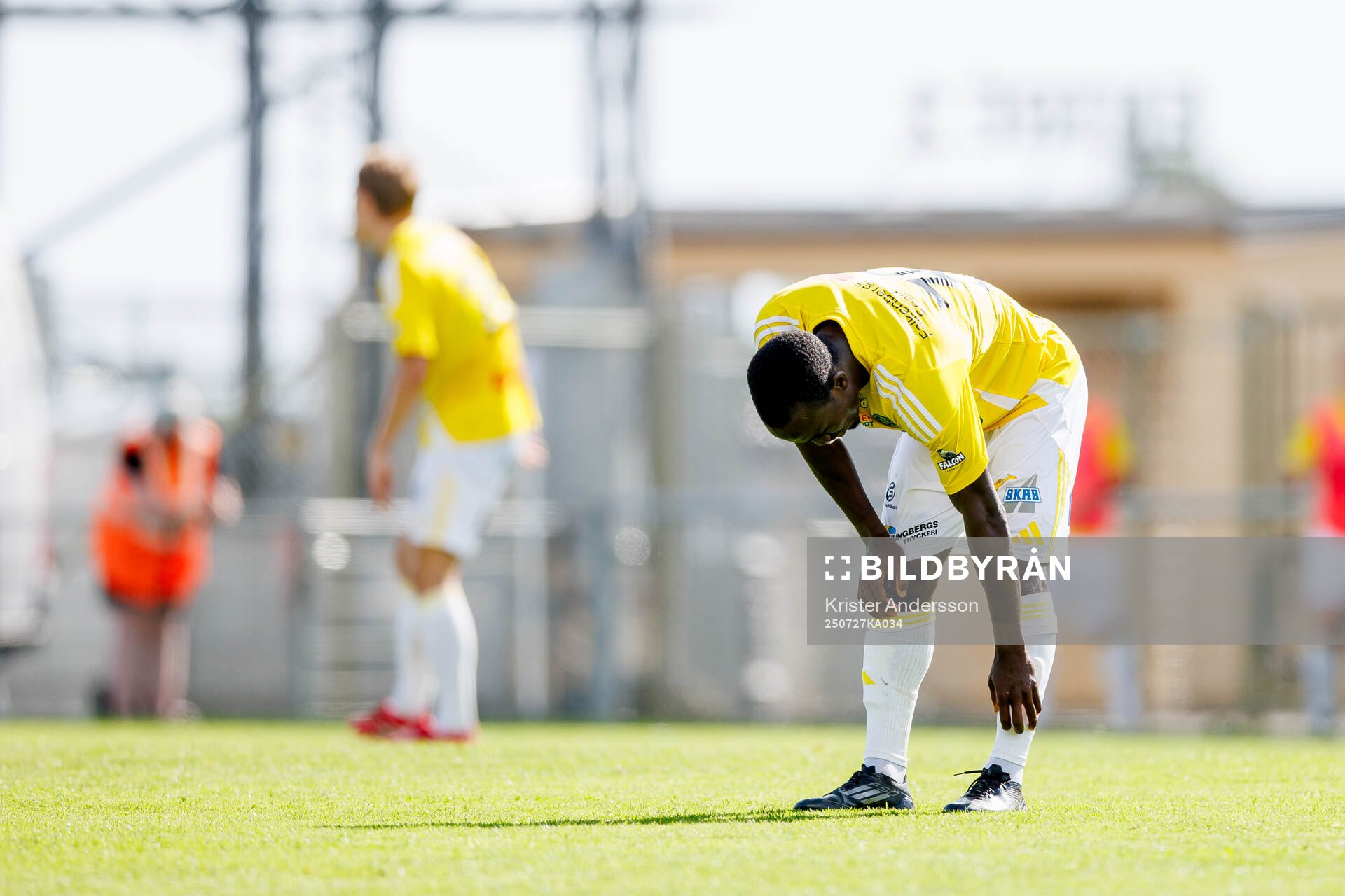 Falkenbergs Wanbe Godwin Aguda har ont