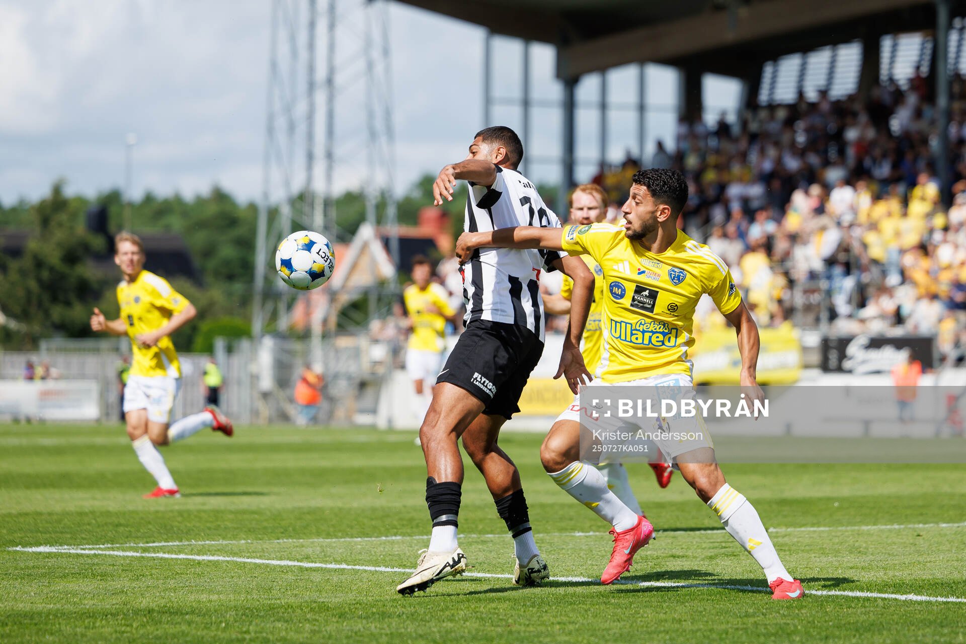 Landskronas Rassa Rahmani och Falkenbergs Leonardo Farah