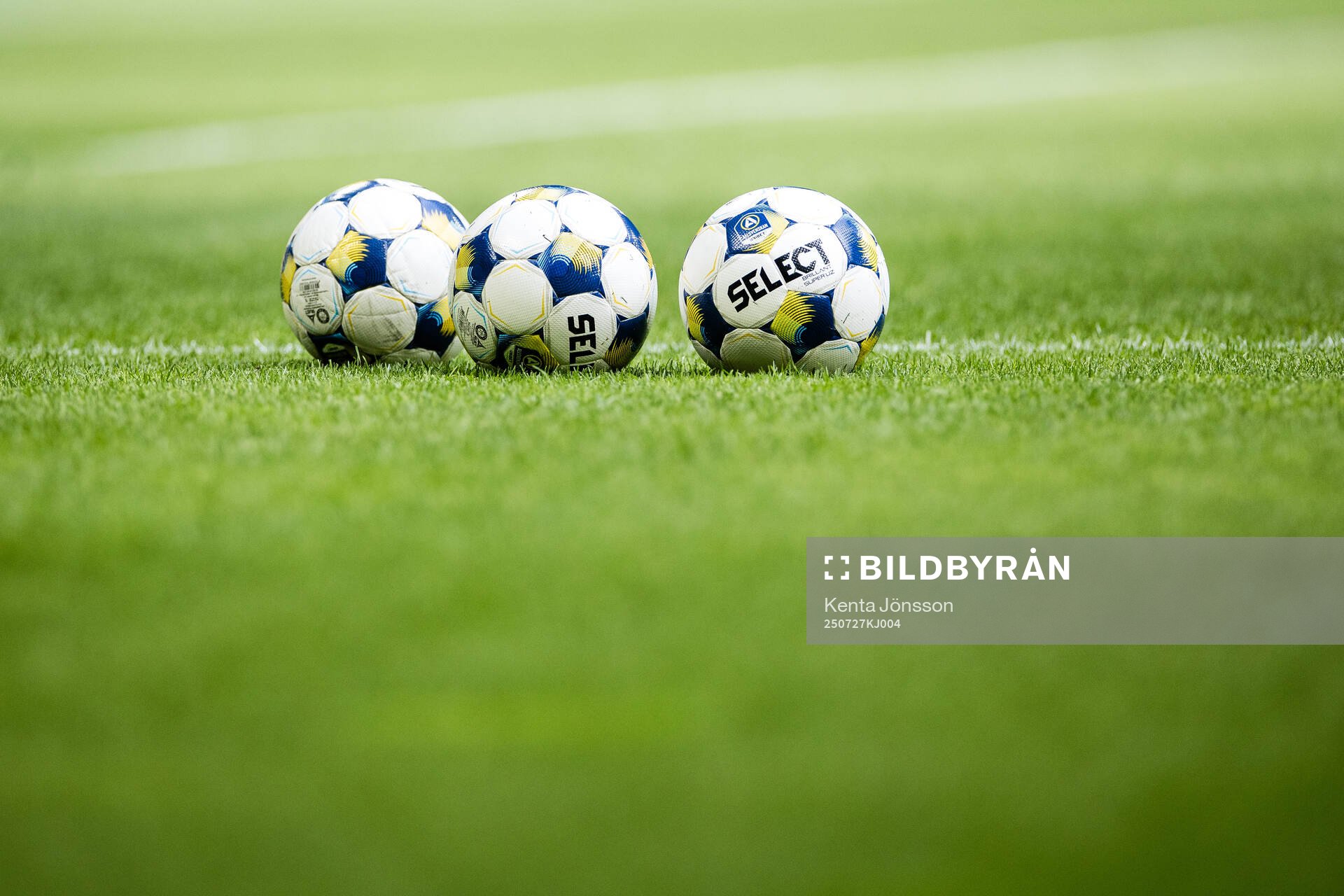 Fotbollar på Strawberry Arena