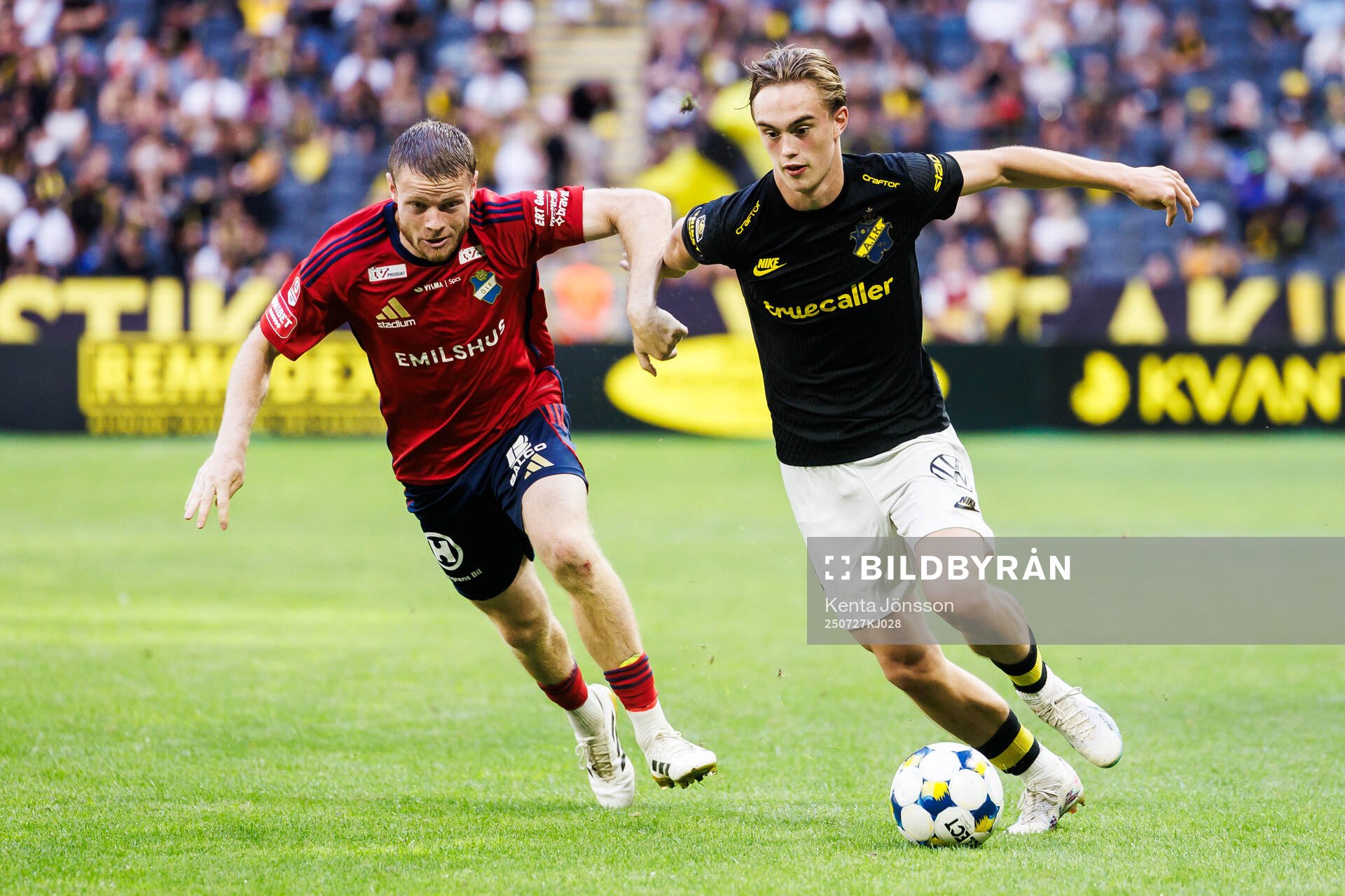 Östers Daniel Ljung och AIKs Yannick Geiger