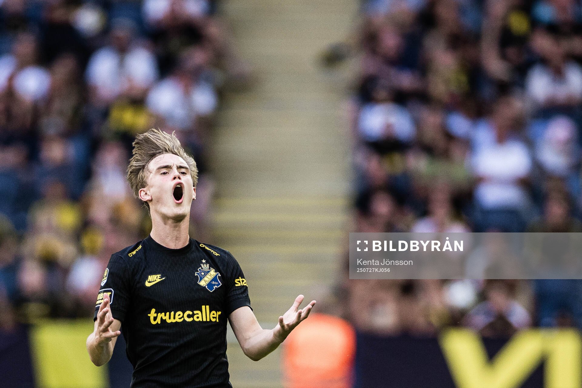 AIKs Yannick Geiger reagerar