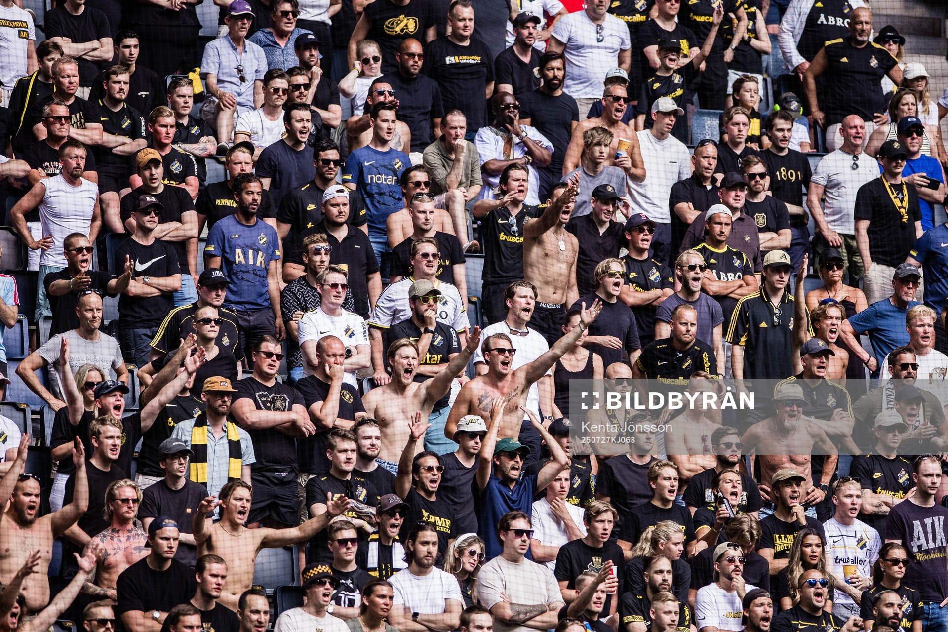 AIKs supportrar reagerar