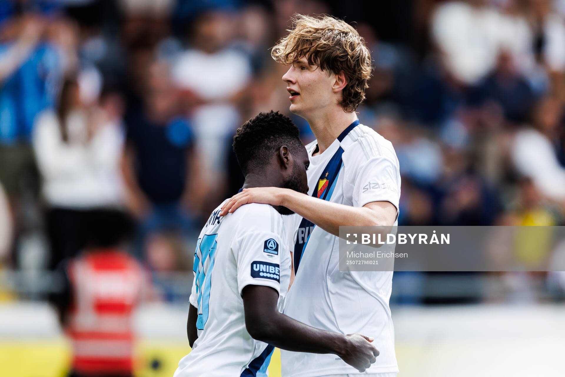 Djurgårdens August Priske Flyger och Tokmac Nguen jublar