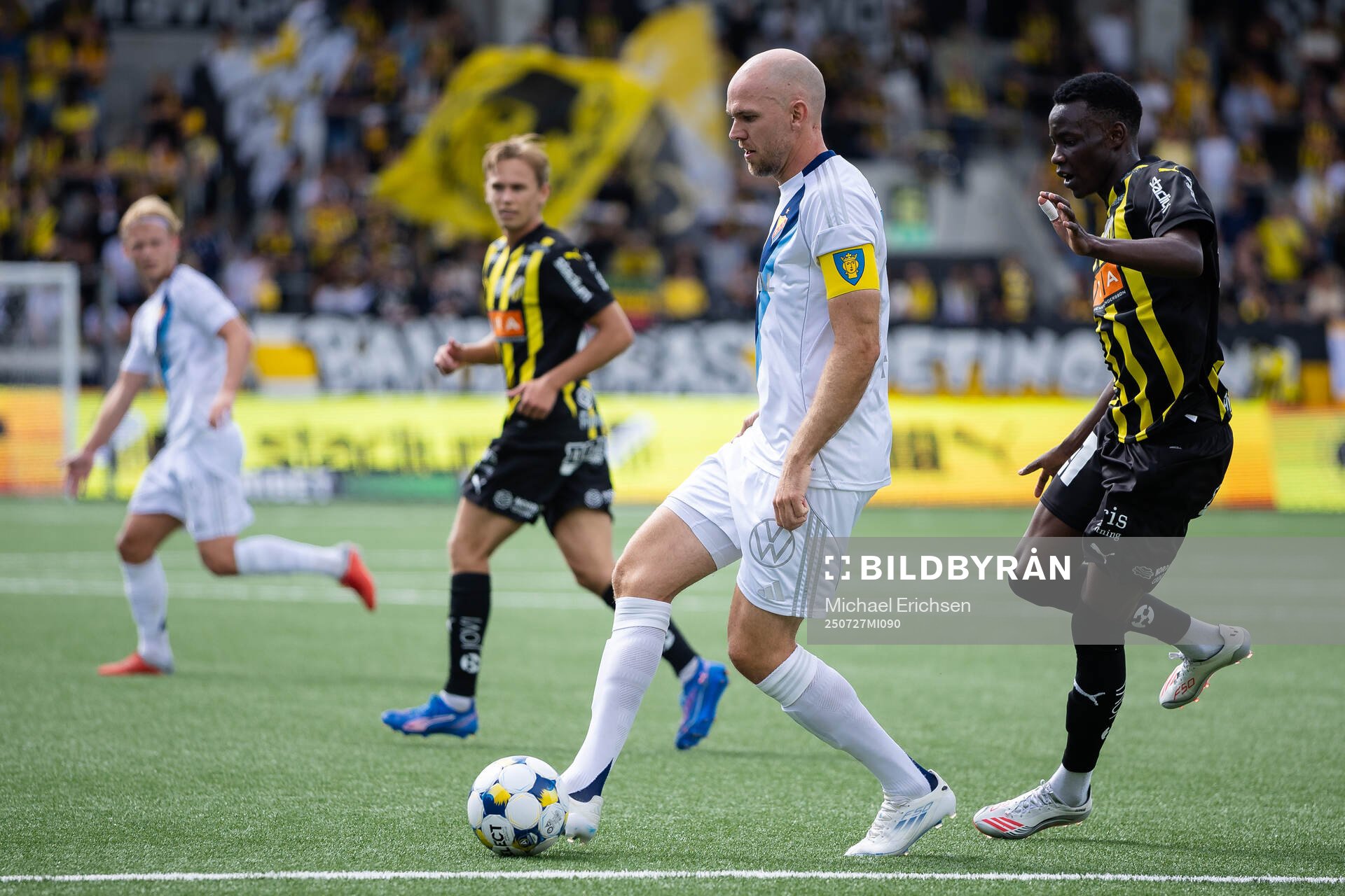 Djurgårdens Marcus Danielson och Häckens John Paul Dembe