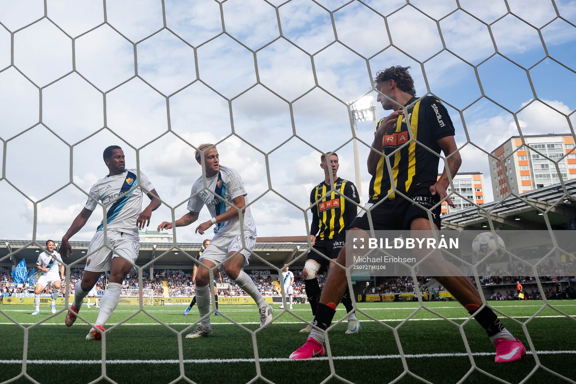 Djurgårdens Zakaria Sawo styr in 1-6 i mål