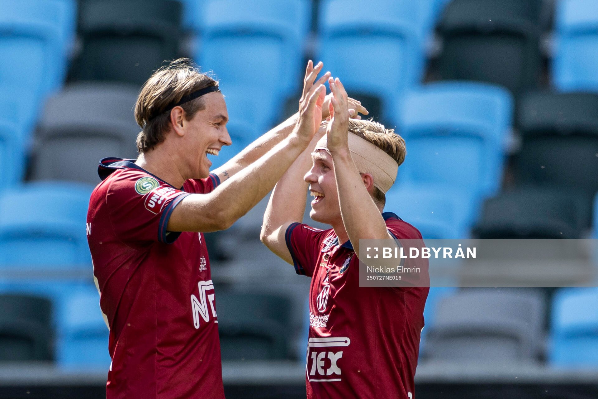 Örgrytes Noah Christoffersson och Isak Dahlqvist jublar