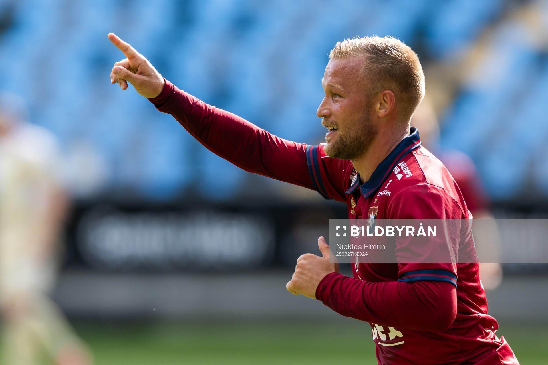 Örgrytes Nicklas Bärkroth jublar