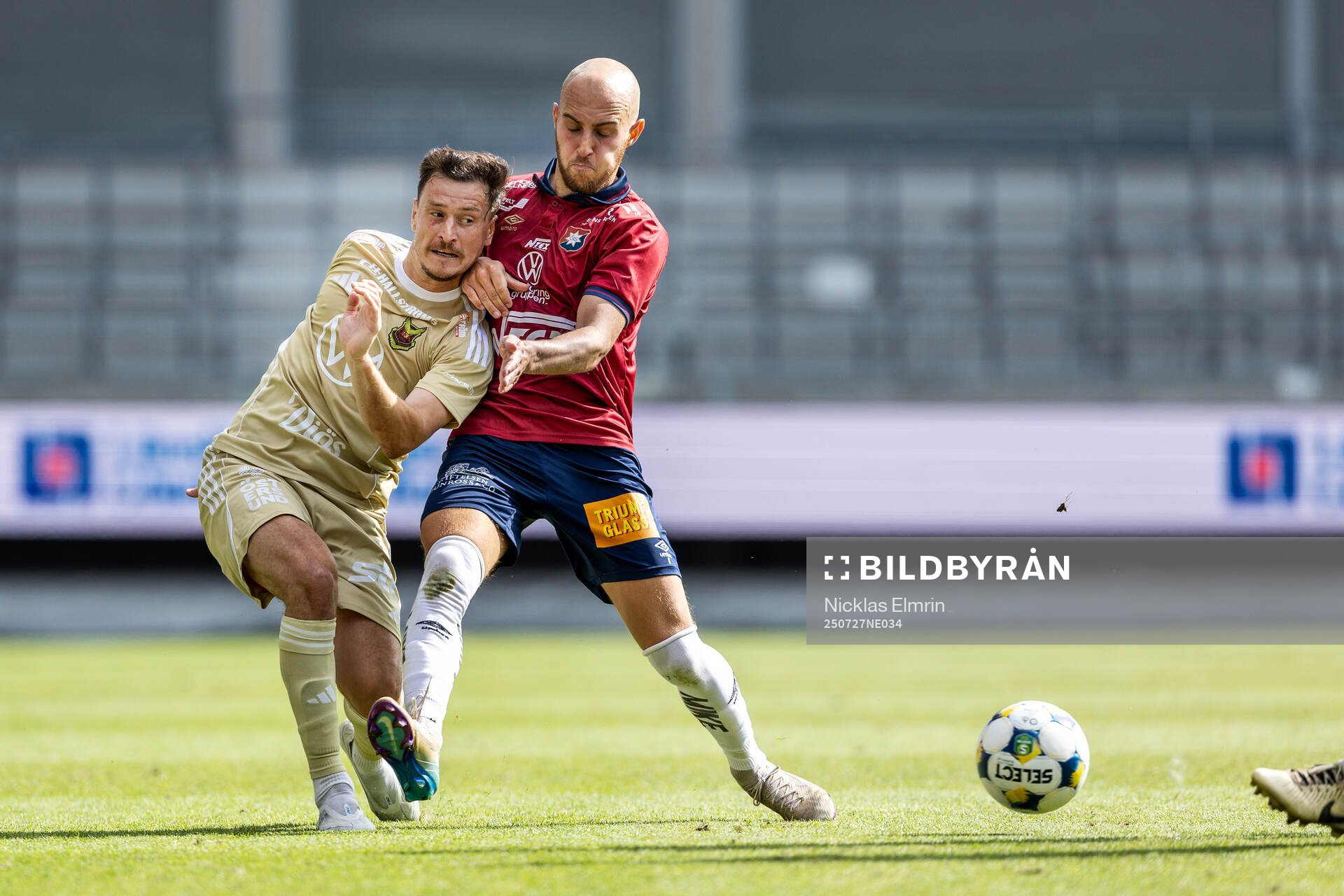 Östersunds Jamie Ryan Hopcutt och Örgrytes Amel Mujanic