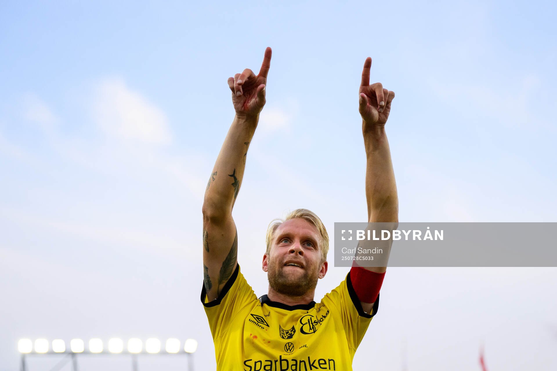 Elfsborgs Johan Larsson jublar