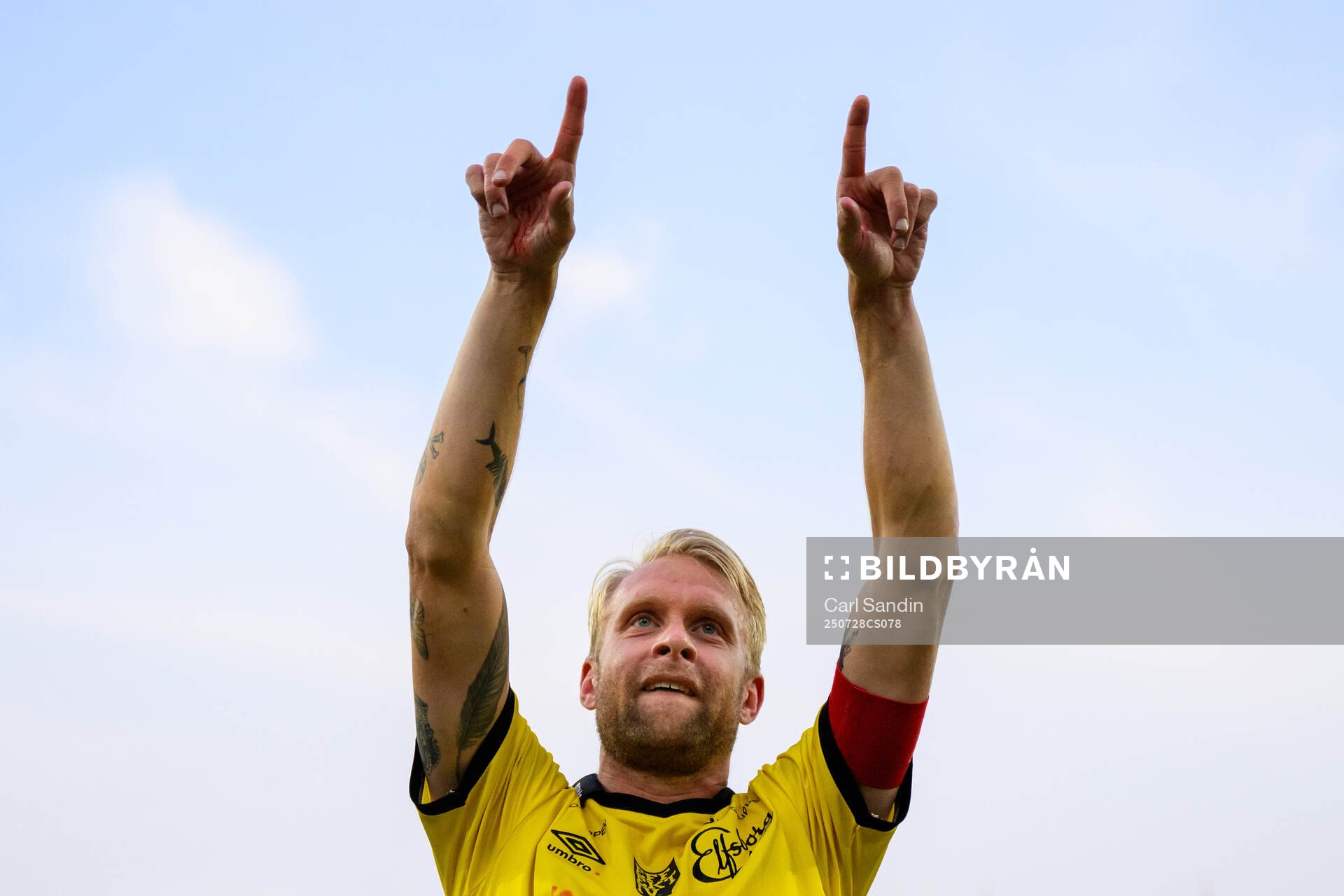 Elfsborgs Johan Larsson jublar