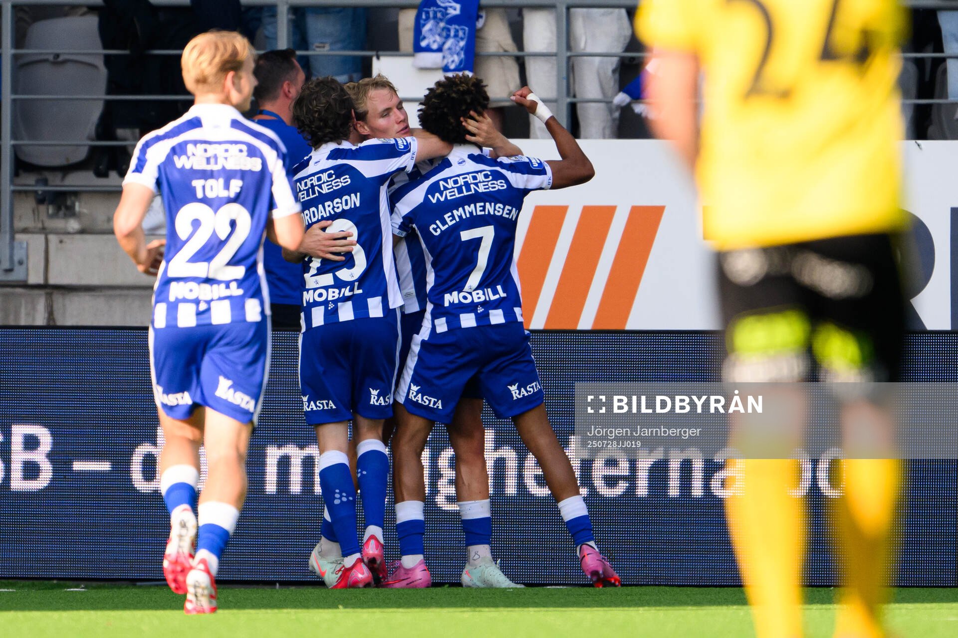 IFK Göteborgs Max Fenger jublar