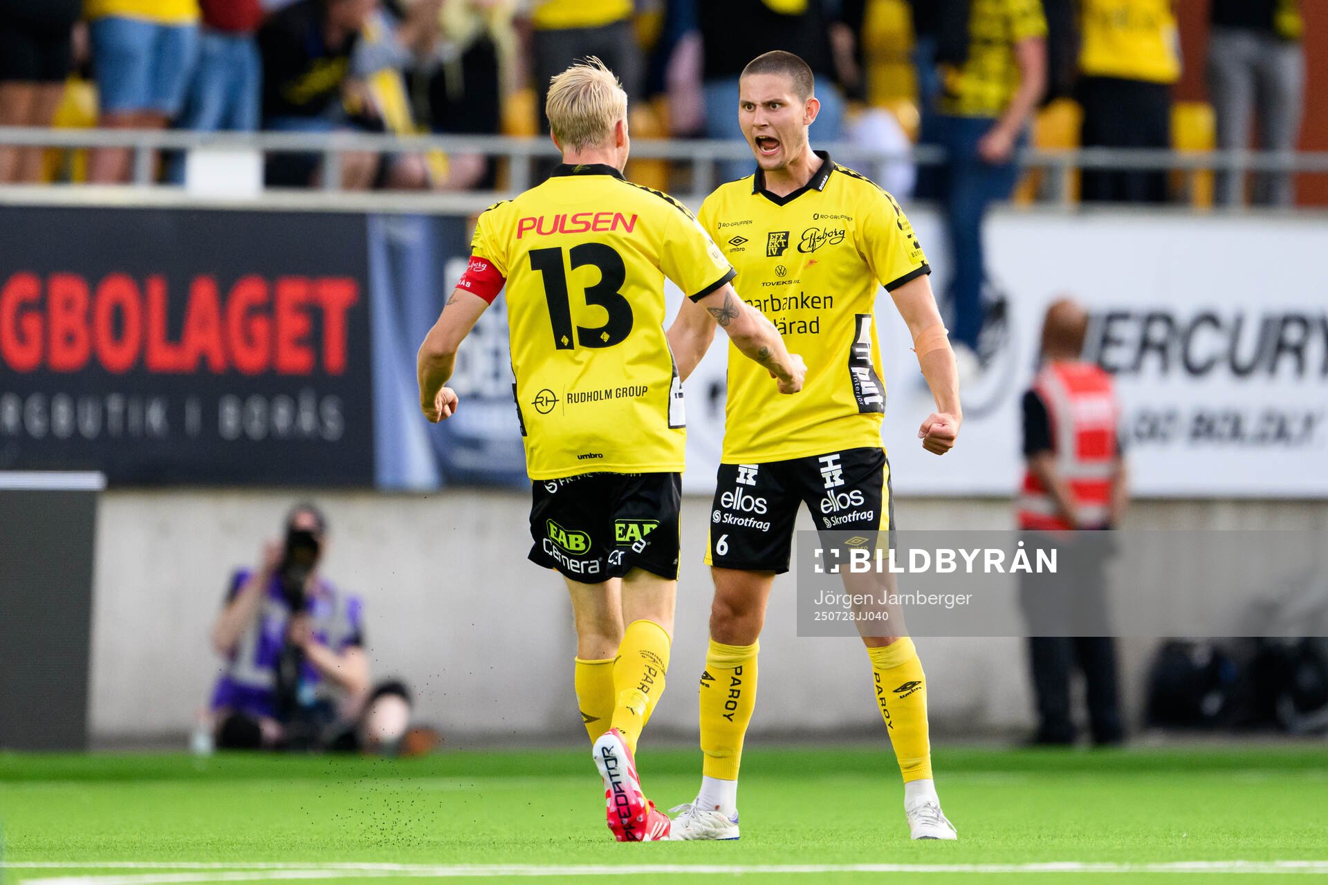 Elfsborgs Johan Larsson och Rasmus Wikström jublar