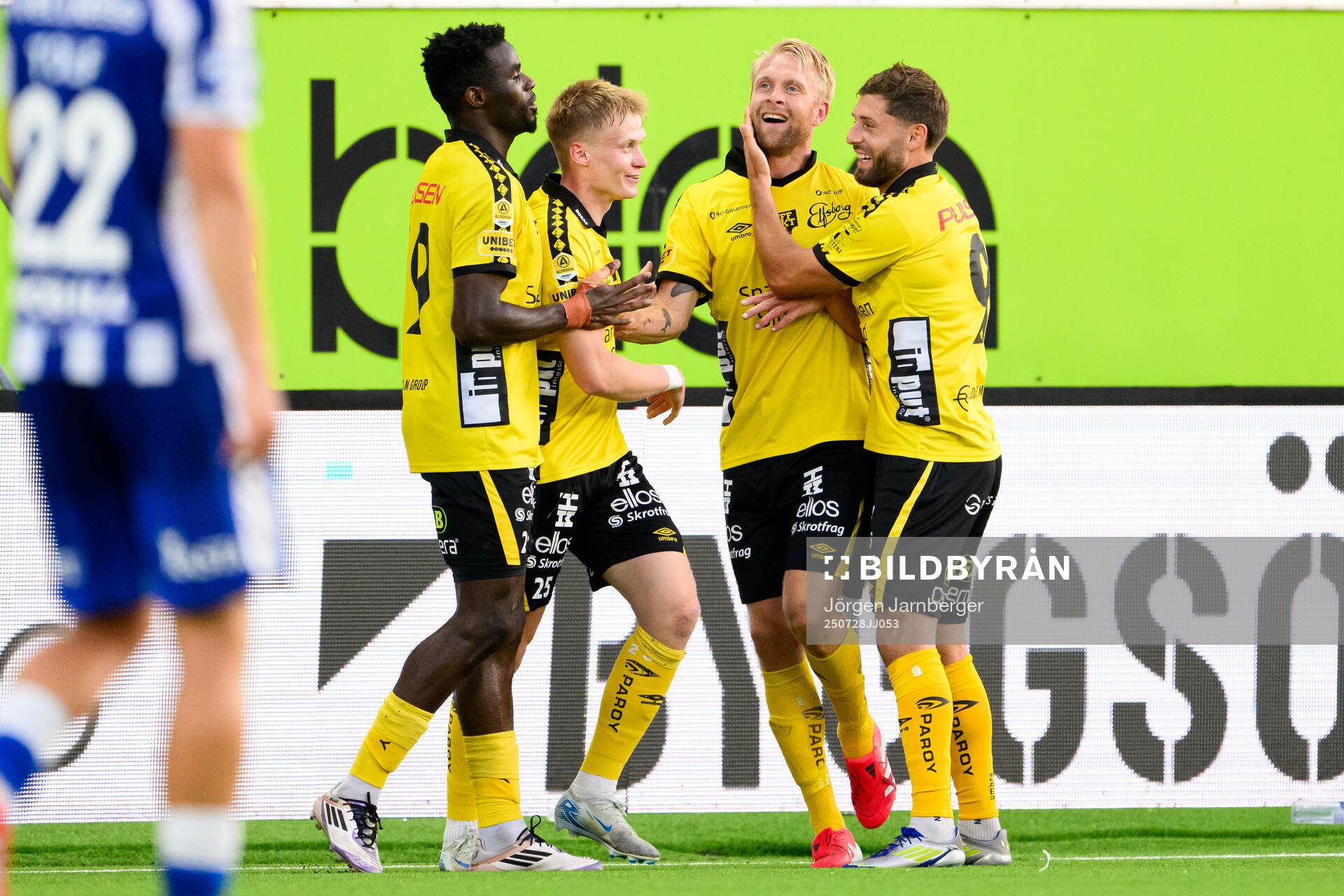 Elfsborgs Johan Larsson jublar