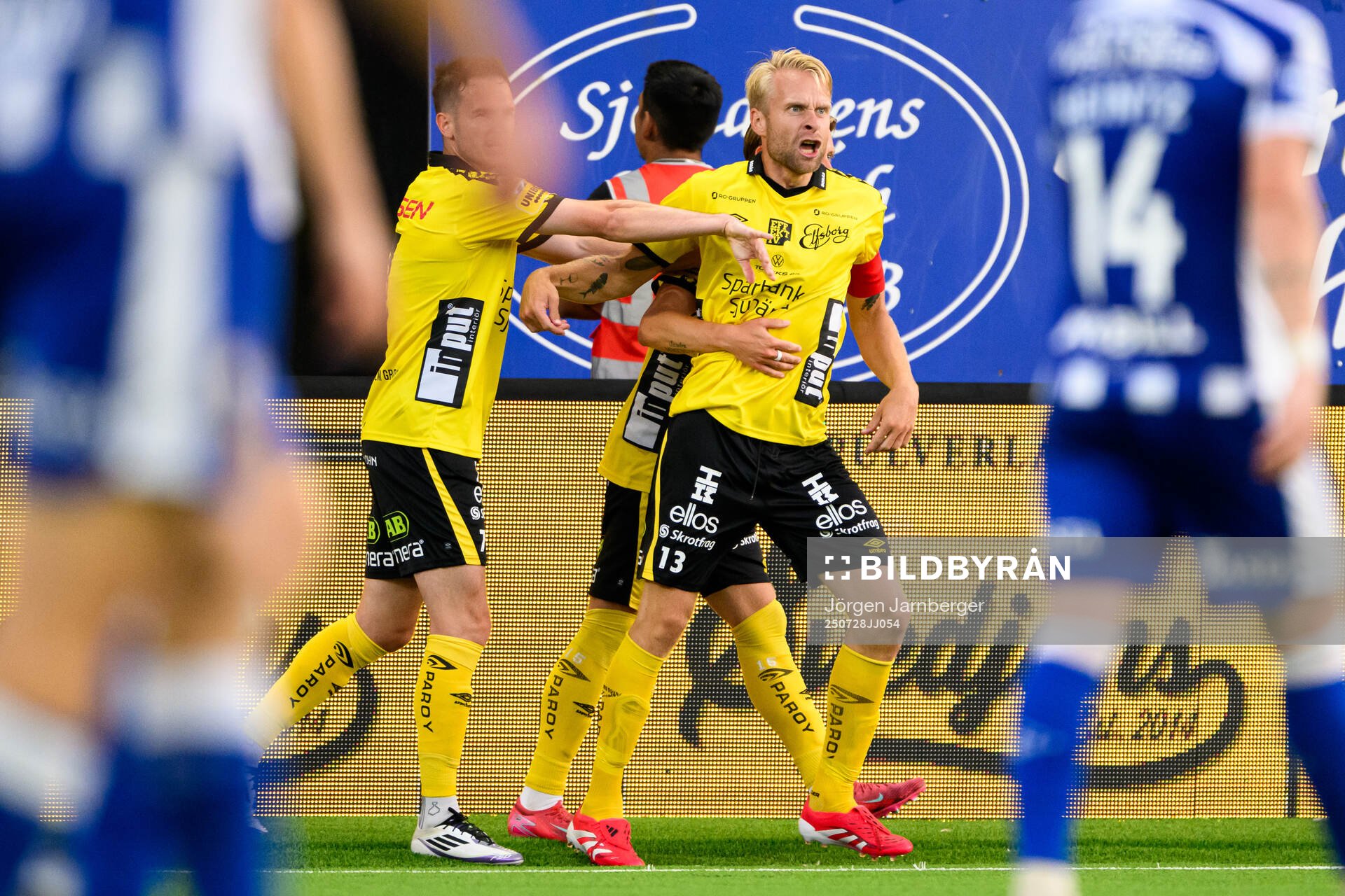Elfsborgs Johan Larsson jublar