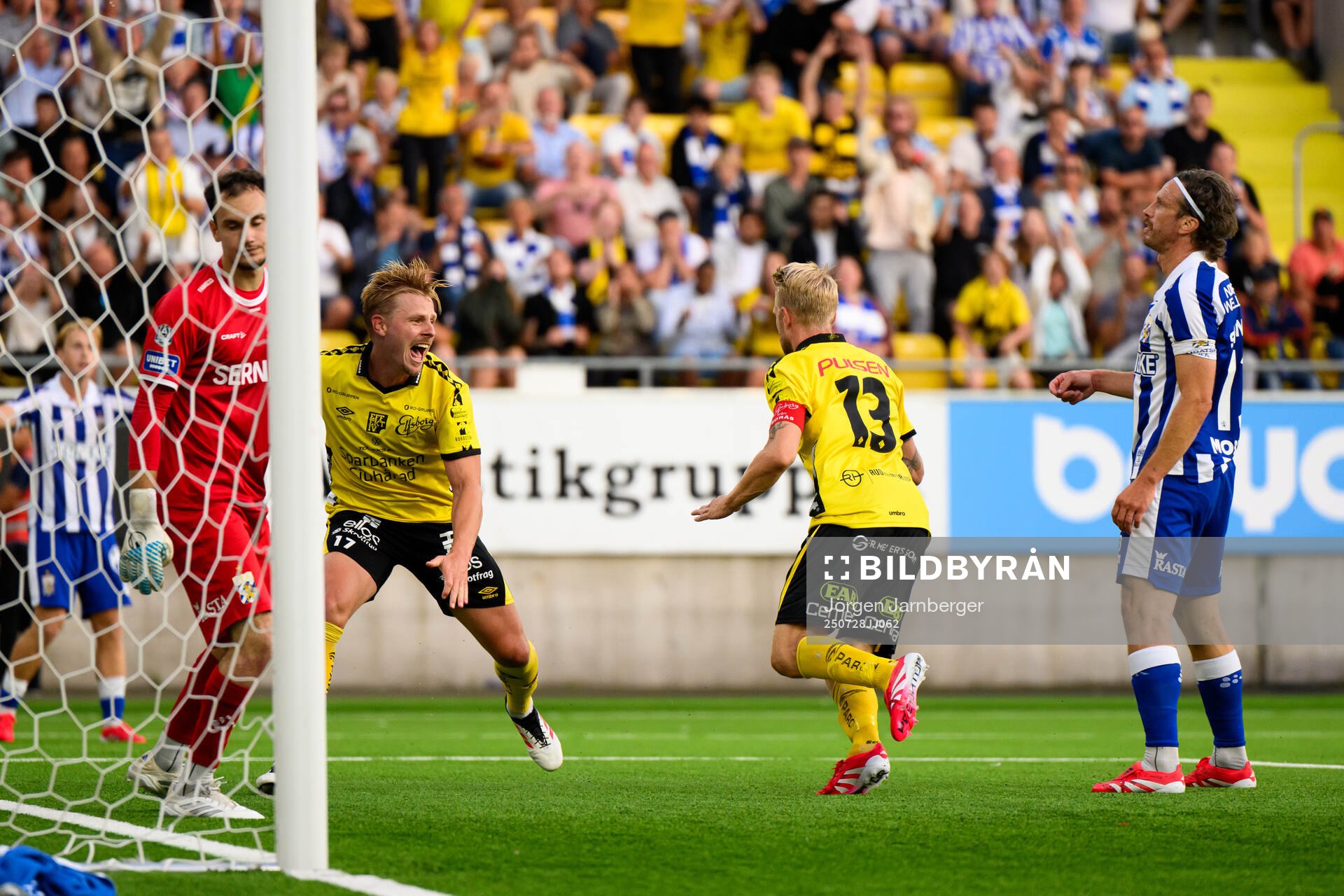 Elfsborgs Johan Larsson och Per Frick jublar