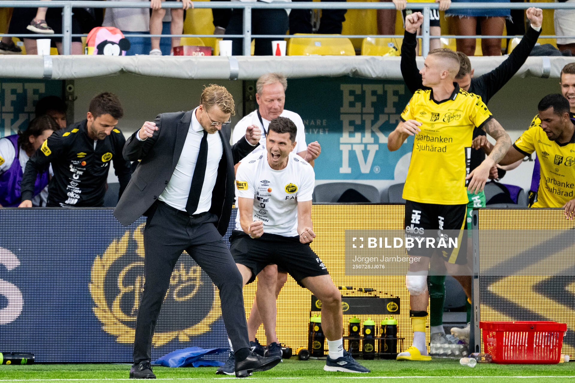 Elfsborgs tränare Oscar Hiljemark  jublar